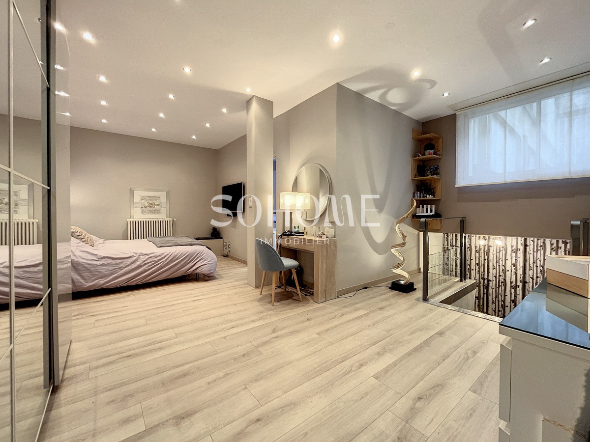 L'ENIGMATIQUE - Hyper centre de Reims - Loft avec garage — photo 8