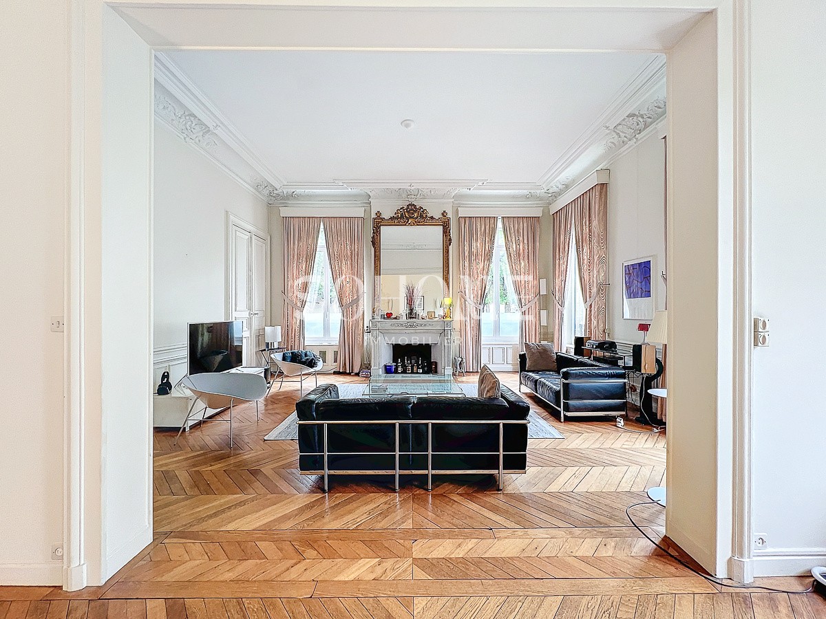 APPARTEMENT T4 AVEC JARDIN - CENTRE VILLE — photo 4