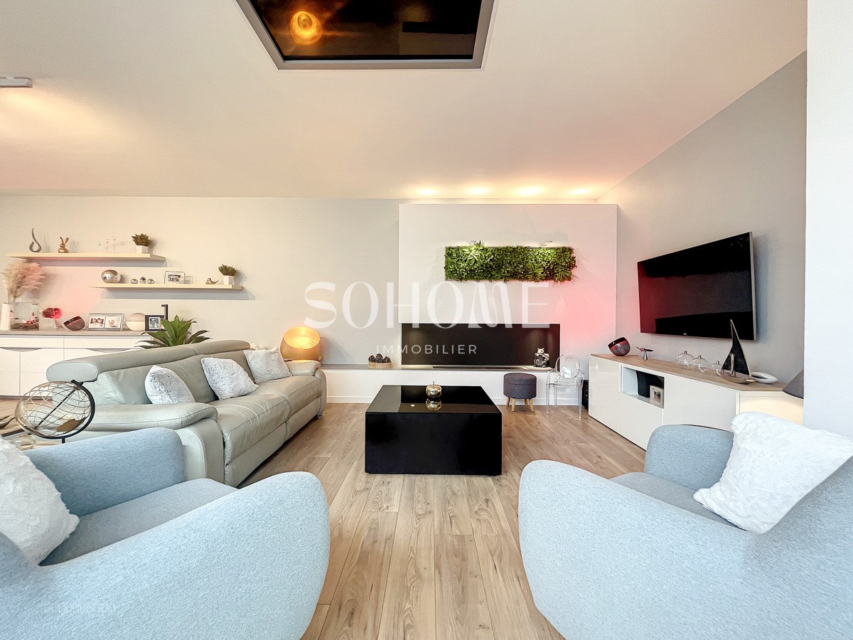 L'ENIGMATIQUE - Hyper centre de Reims - Loft avec garage — photo 6