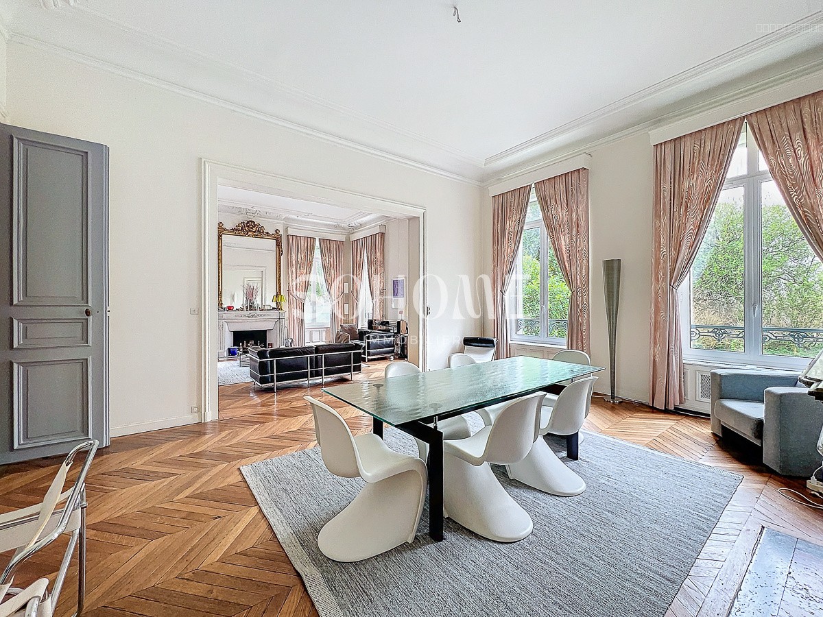 APPARTEMENT T4 AVEC JARDIN - CENTRE VILLE — photo 5