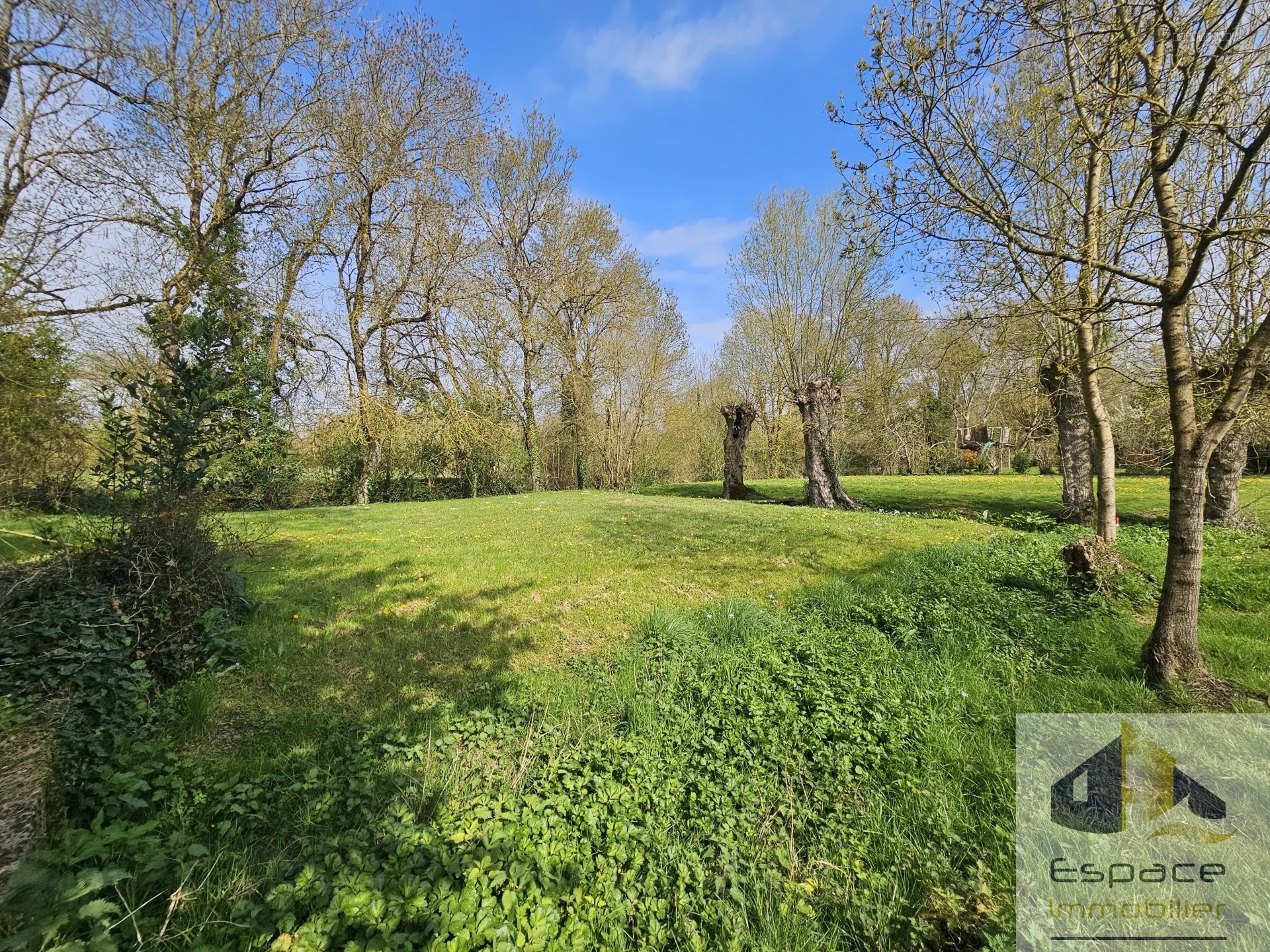 Terrain constructible viabilisé à Saint Christophe — photo 3