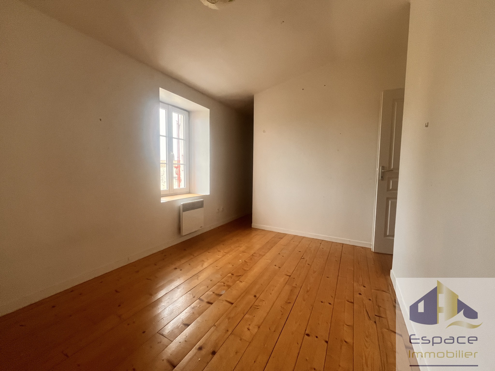 Maison rénovée - SAINTE SOULLE — photo 8