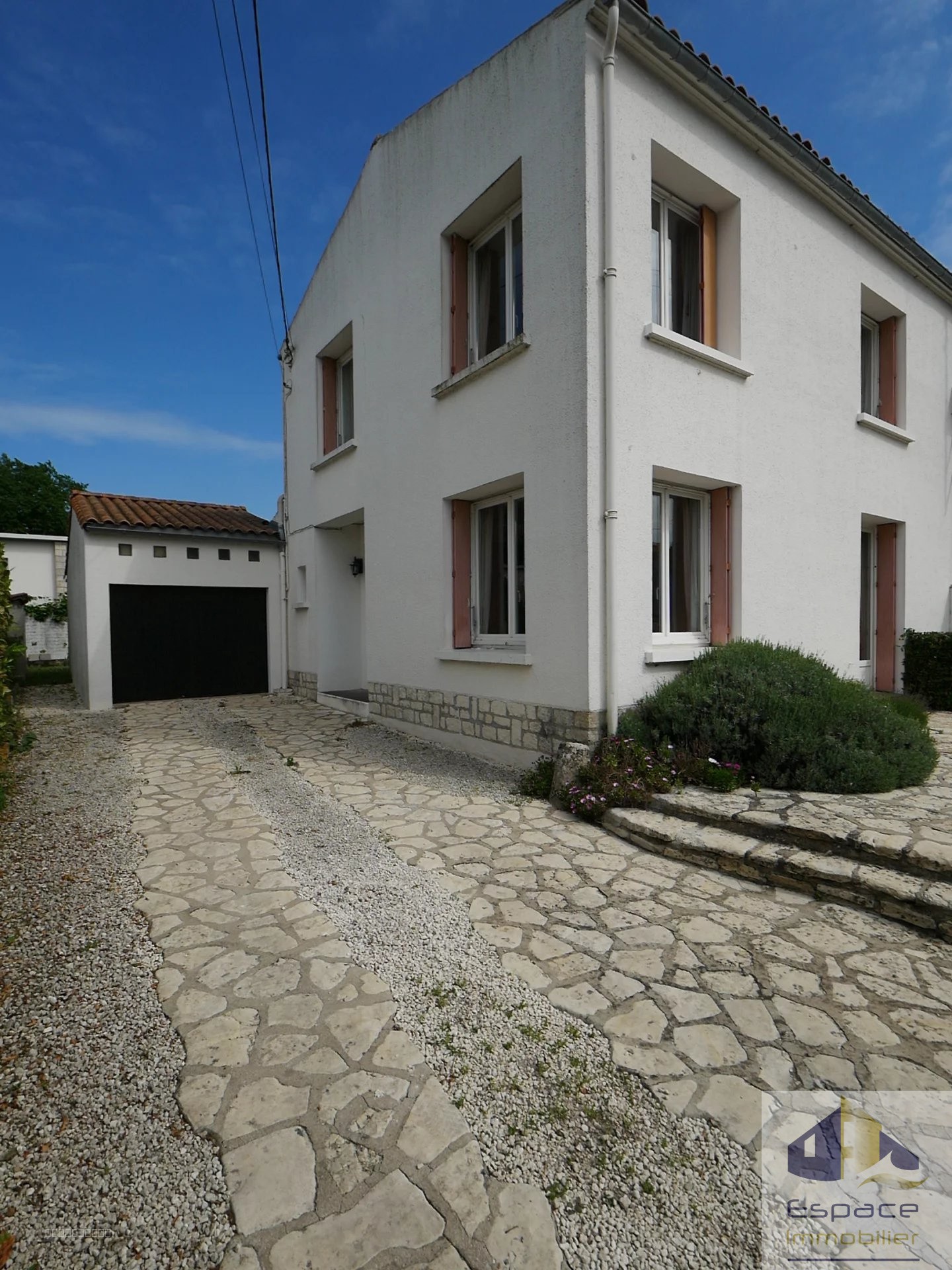 Maison LA ROCHELLE - LE PRIEURÉ — photo 2