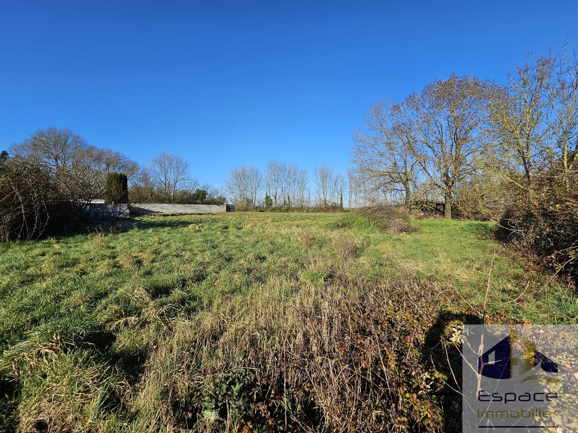 terrain constructible de 2266m2 — photo 2