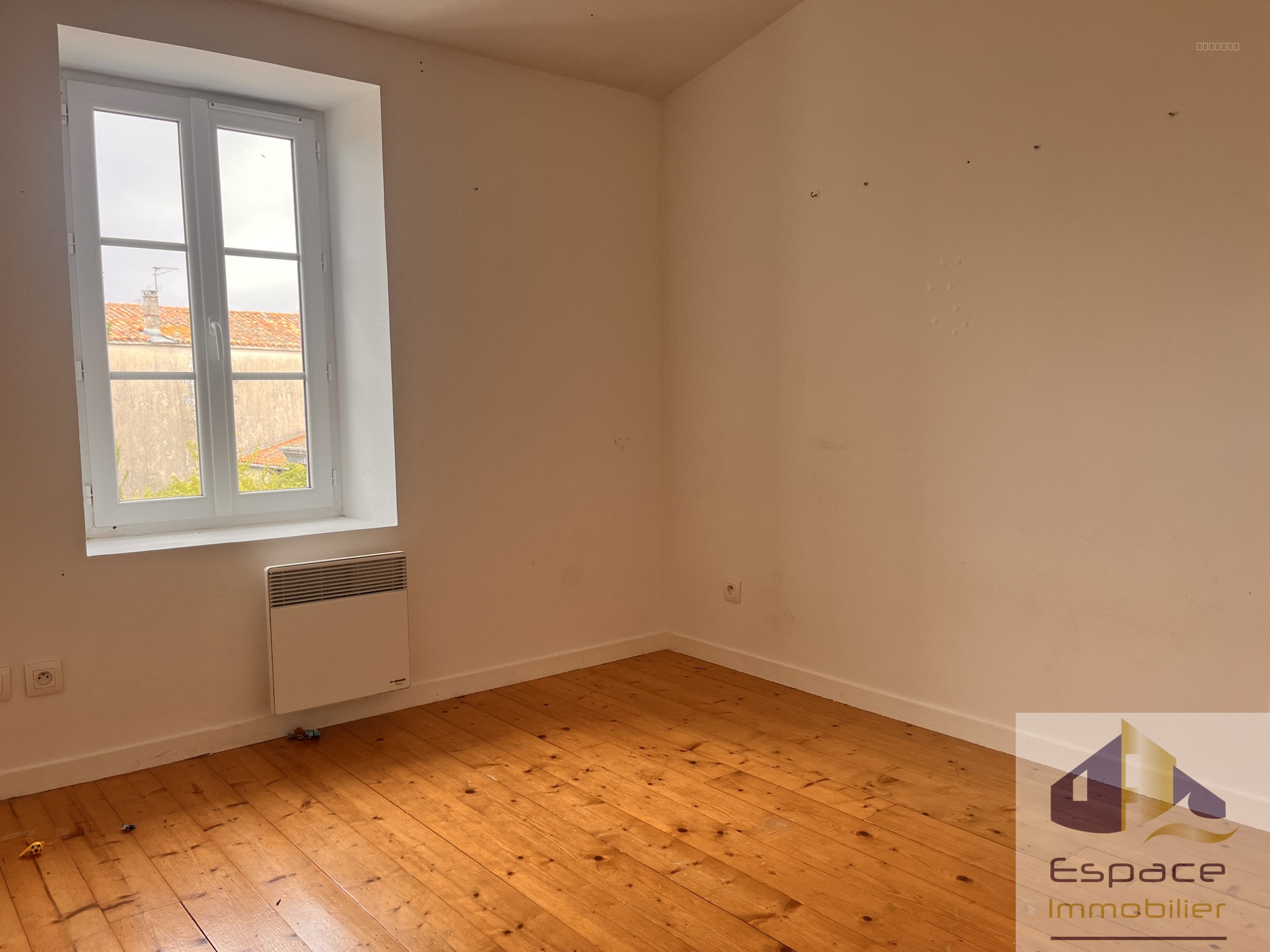 Maison rénovée - SAINTE SOULLE — photo 9