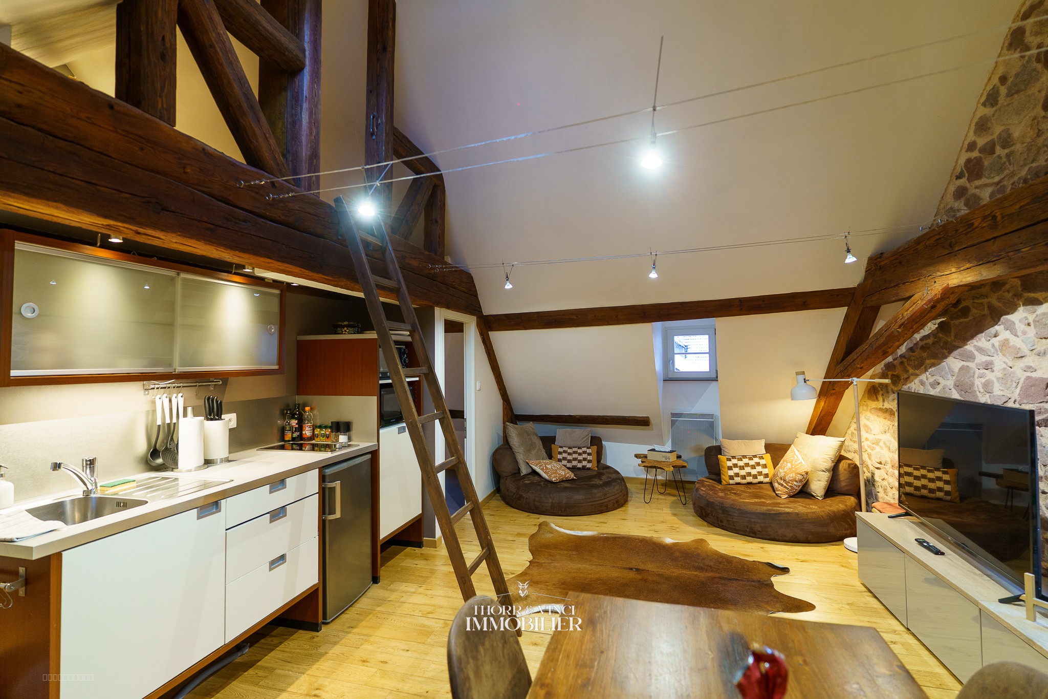 Appartement Meublé 2 pièces   55 m2   Riquewihr Centre — photo 2