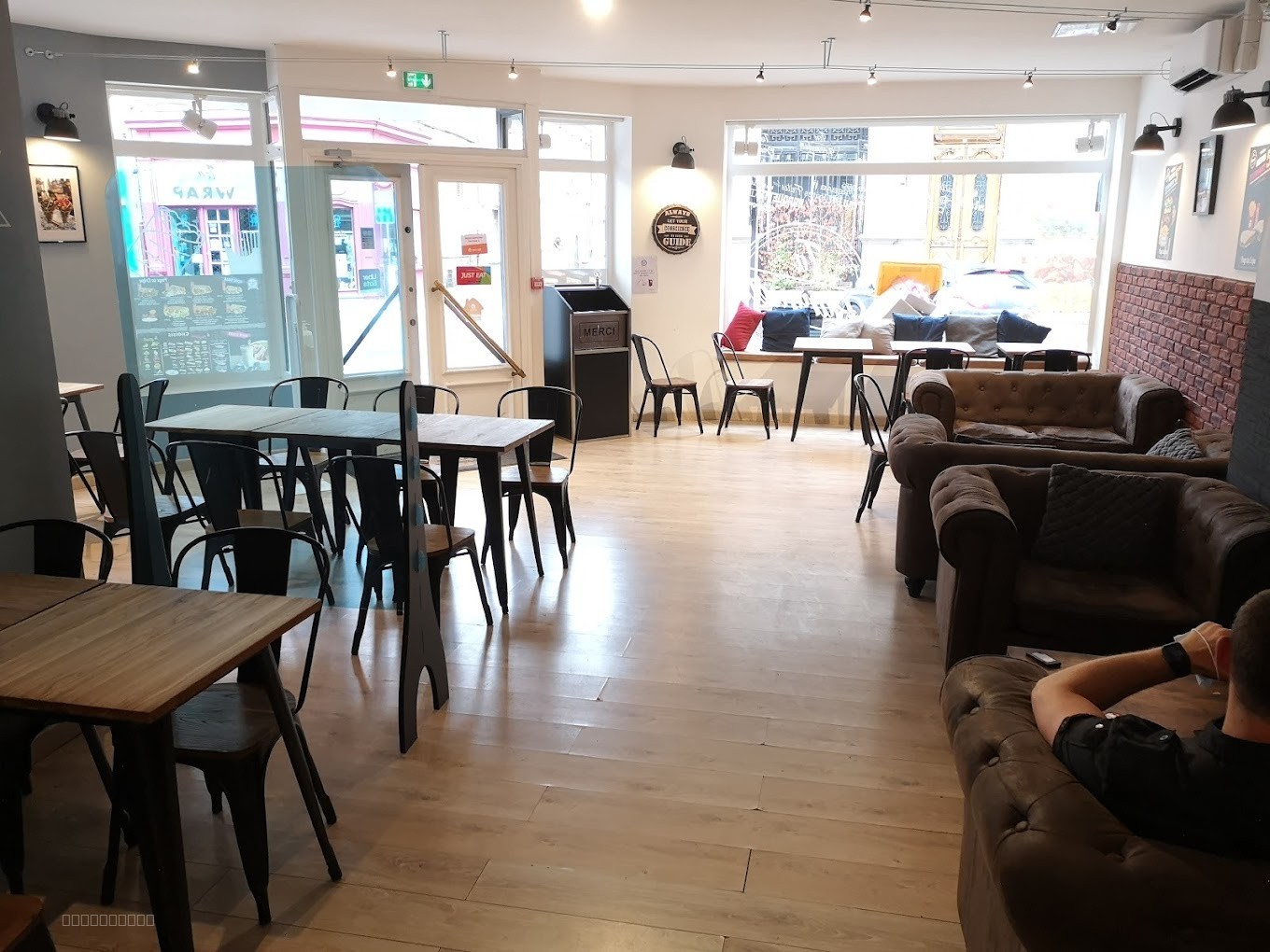 FONDS DE COMMERCE DE RESTAURATION — photo 2