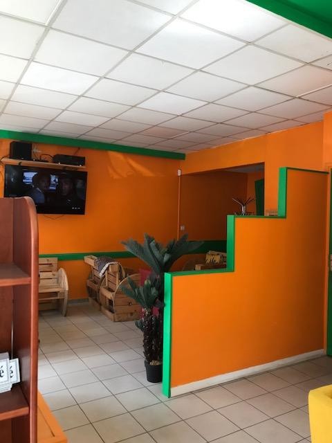 IMMEUBLE AVEC REZ DE CHAUSSEE COMMERCIAL — photo 5