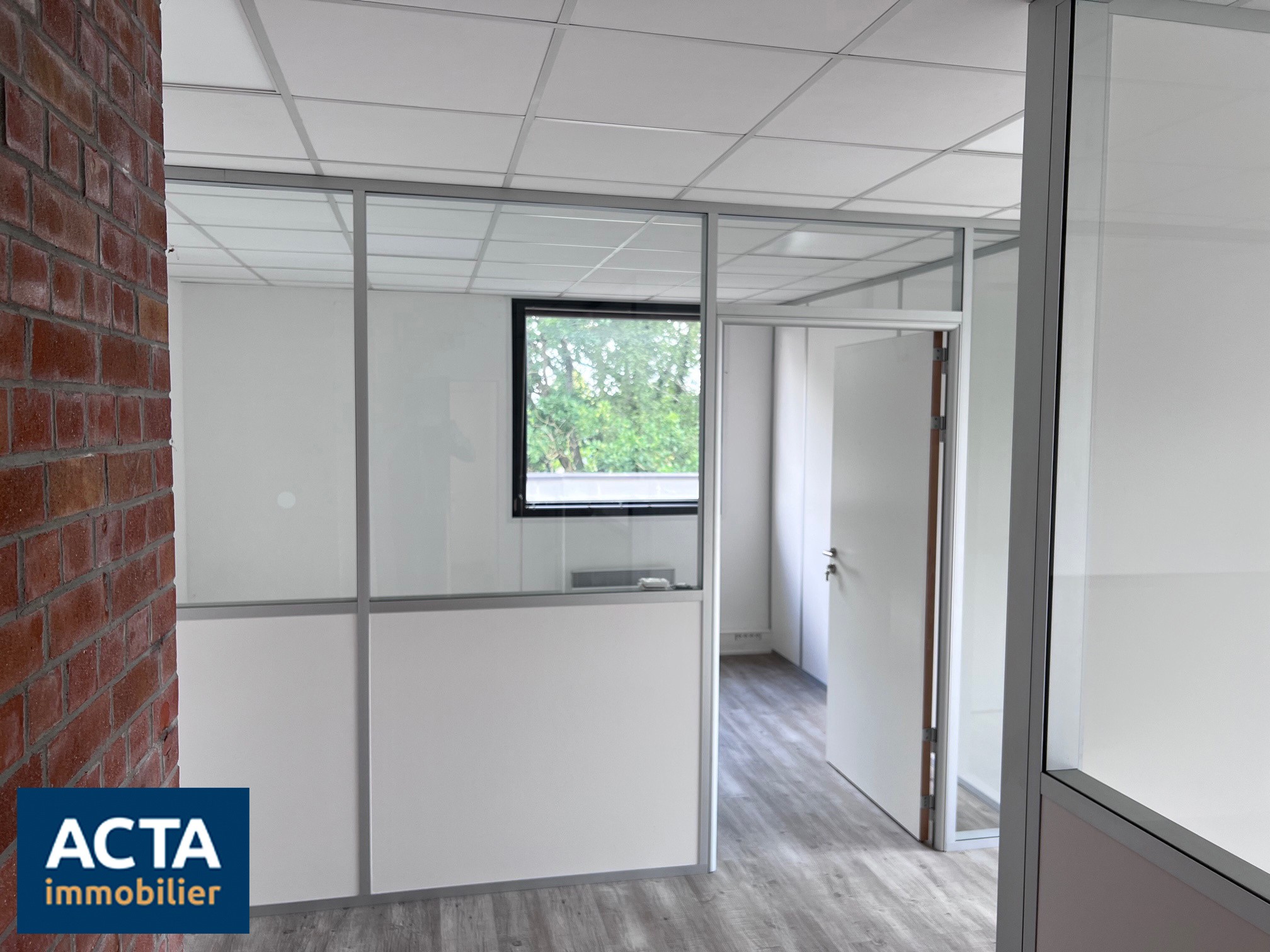 A LOUER BUREAUX 60m2 SAINT AMAND — photo 2