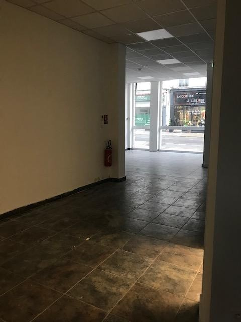 LOCAL COMMERCIAL — photo 2