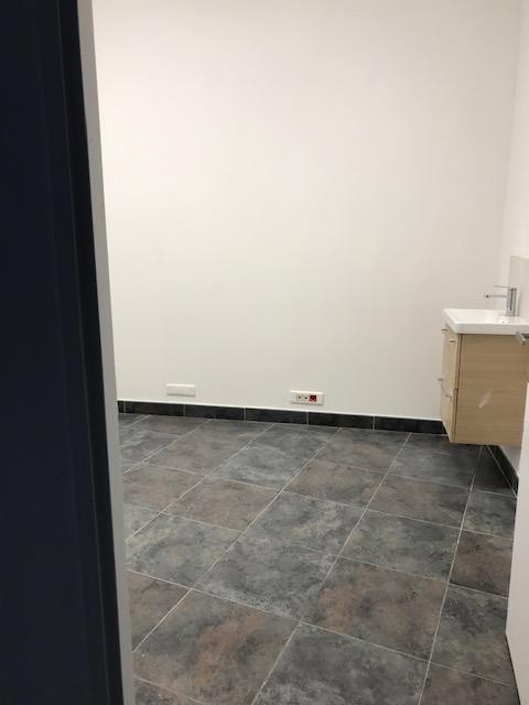 LOCAL COMMERCIAL — photo 10