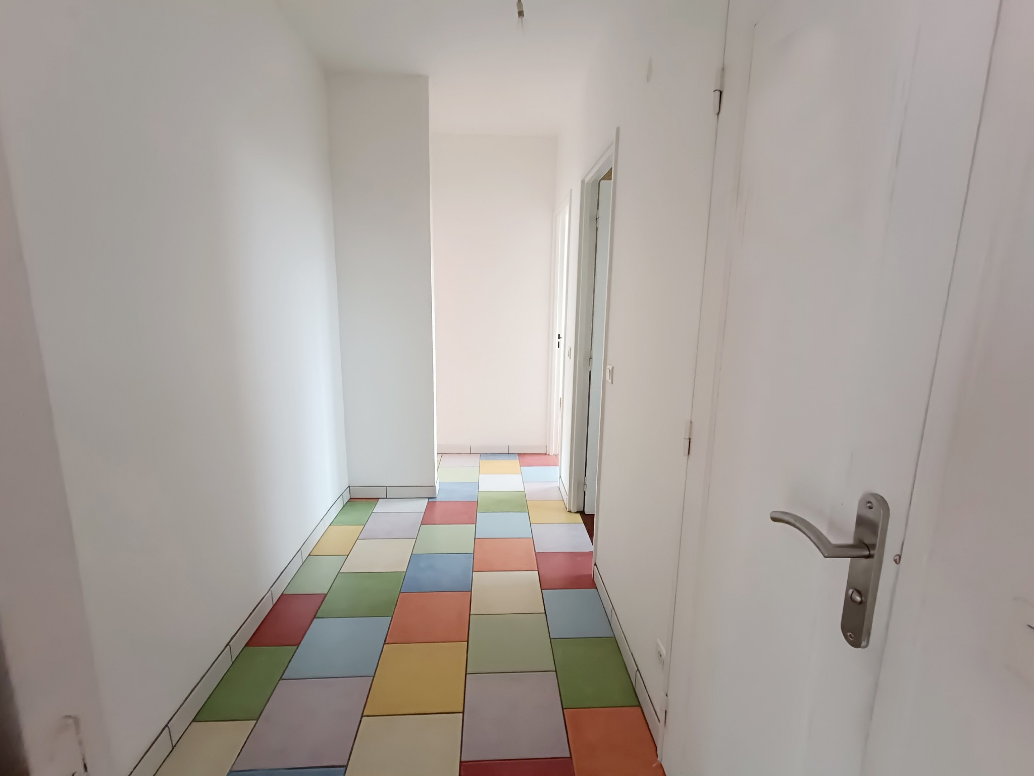 Douai, secteur Châtelet - grand T3 de 80 m2 avec box — photo 5