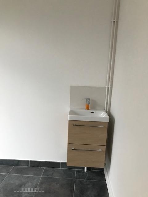 LOCAL COMMERCIAL — photo 8