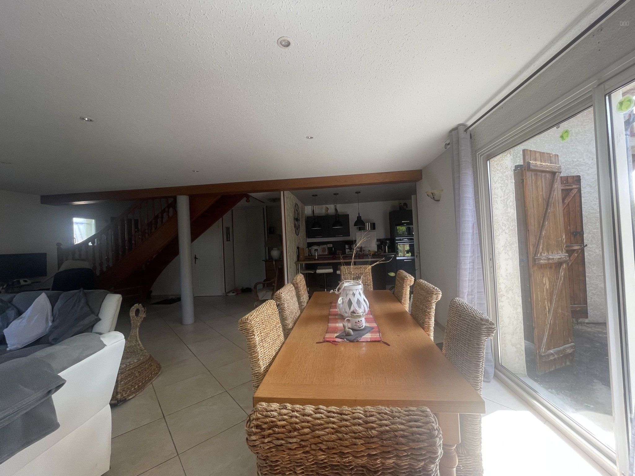 VILLA STYLE SAVOYARD 170 M2 VUE EXCEPTIONNELLE COTE ROANNAISE AVEC 2700 M2 — photo 17