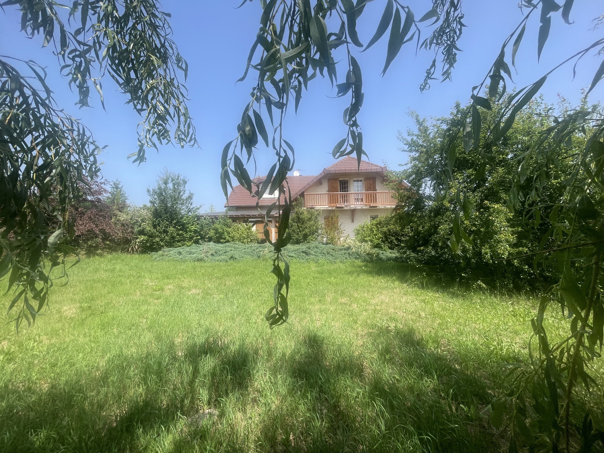 VILLA STYLE SAVOYARD 170 M2 VUE EXCEPTIONNELLE COTE ROANNAISE AVEC 2700 M2 — photo 4