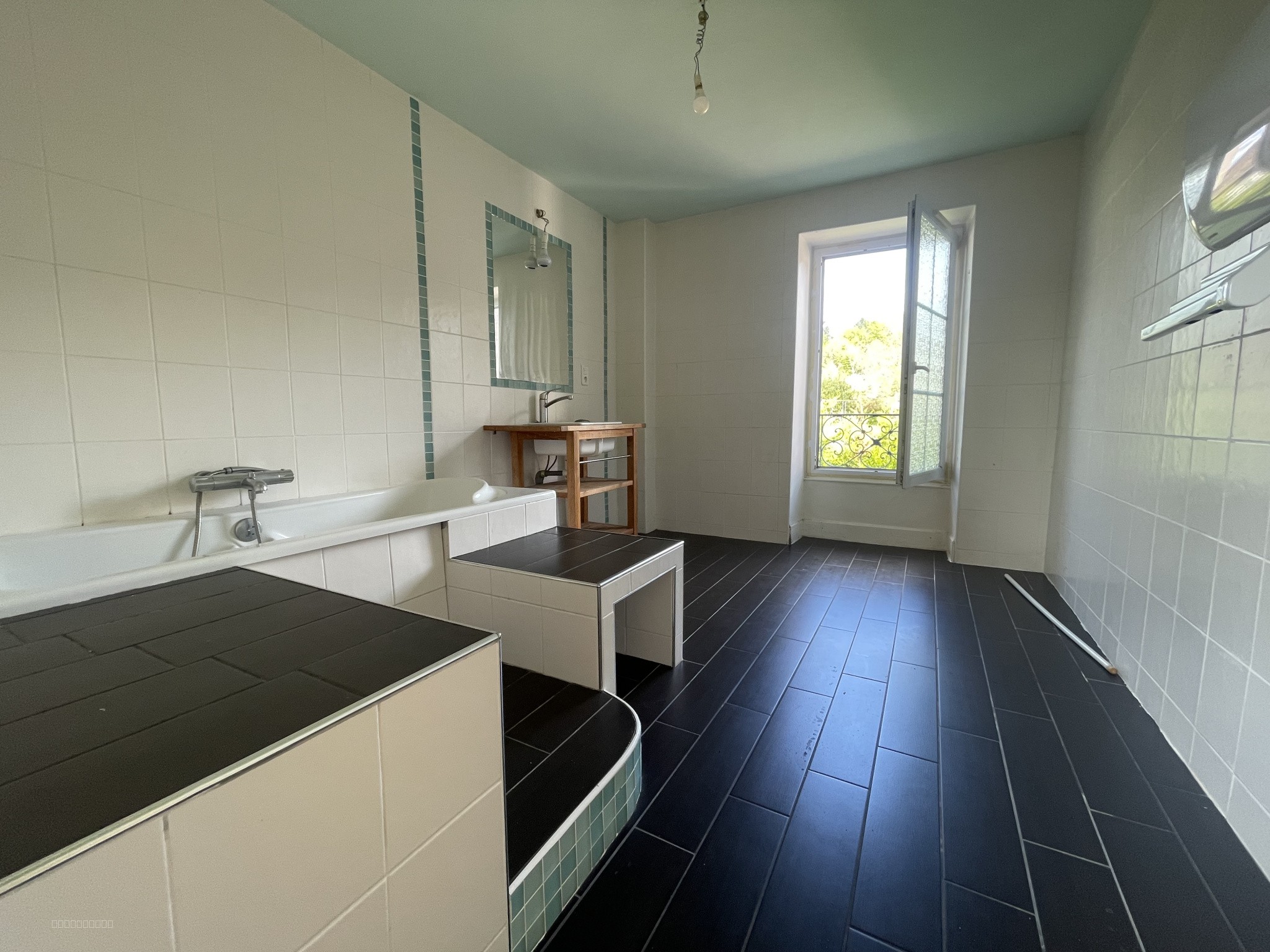 COQUETTE MAISON DE VILLAGE DE 128 M2 AVEC COUR INTERIEURE 290 M2 — photo 10