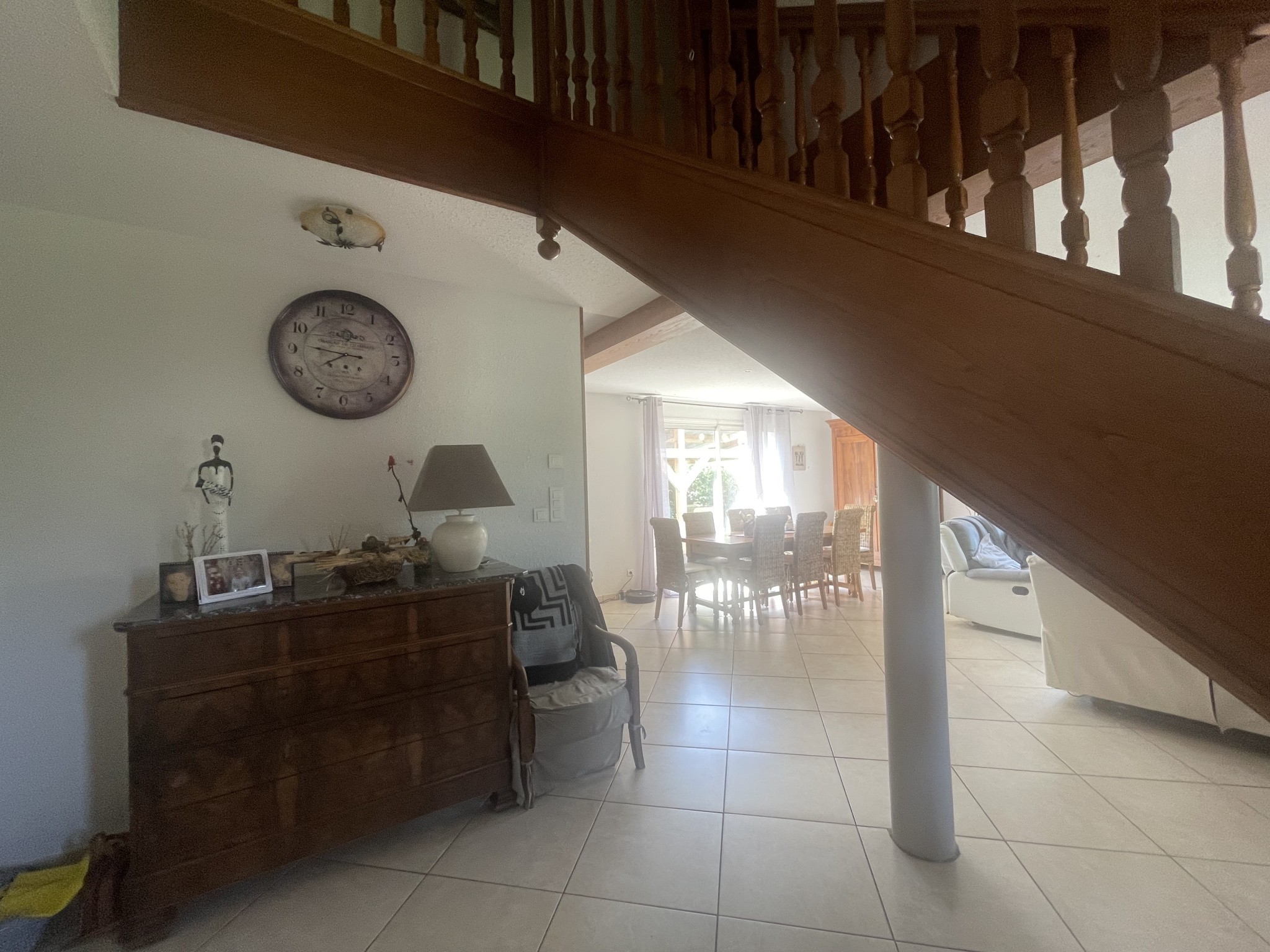 VILLA STYLE SAVOYARD 170 M2 VUE EXCEPTIONNELLE COTE ROANNAISE AVEC 2700 M2 — photo 8
