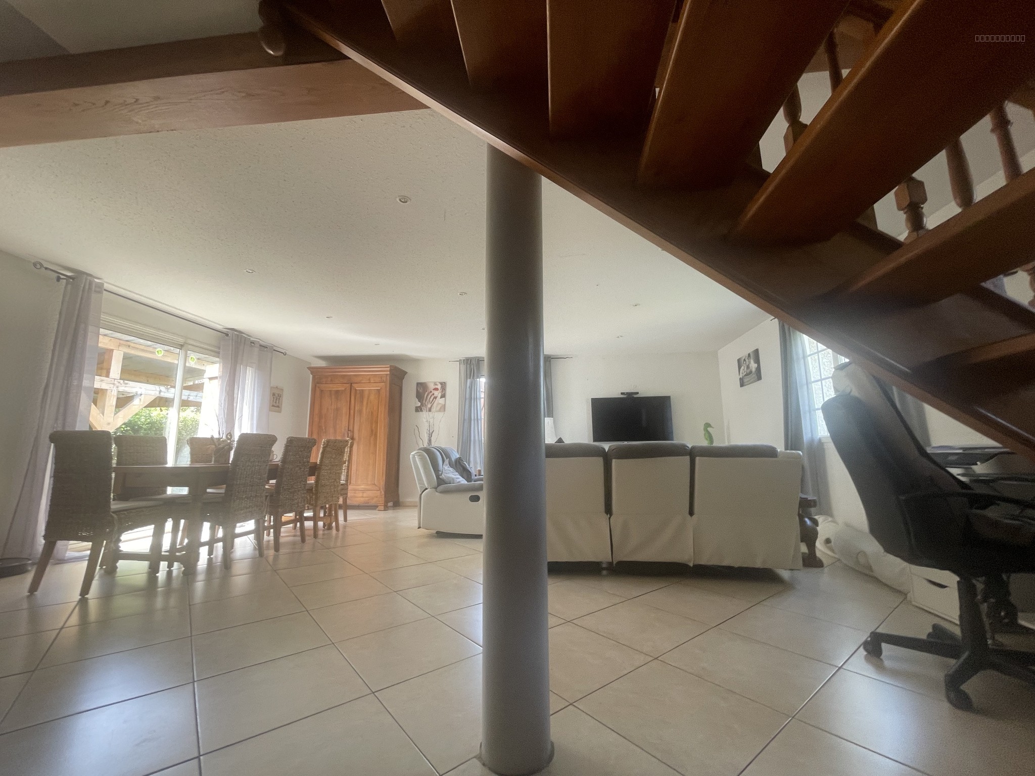 VILLA STYLE SAVOYARD 170 M2 VUE EXCEPTIONNELLE COTE ROANNAISE AVEC 2700 M2 — photo 15
