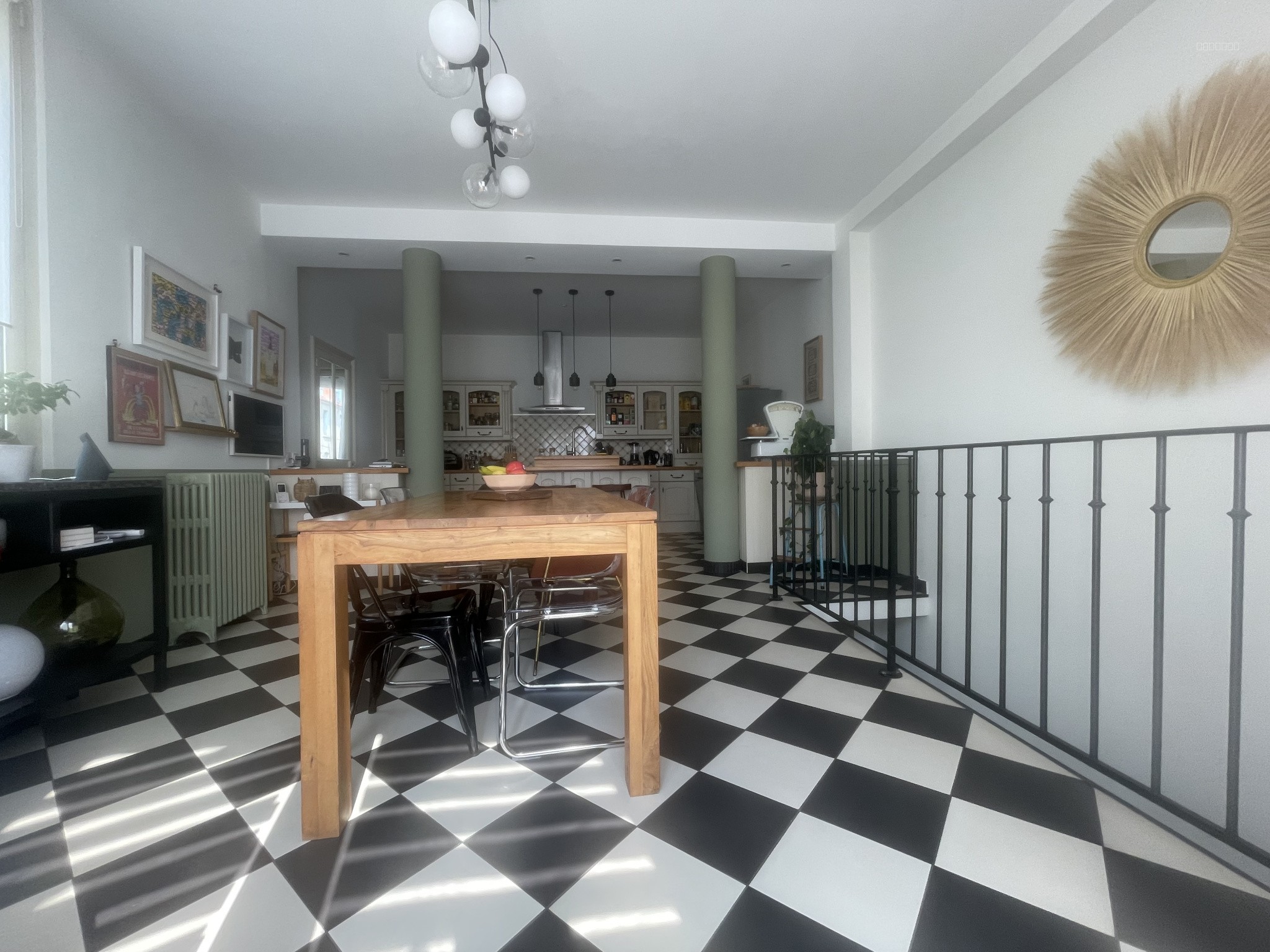 ROANNE - EN EXCLUSIVITE MAISON BOURGEOISE AVEC CACHET D'ENVIRON 200 M2 AVEC 200 M2 DE TERRAIN — photo 19