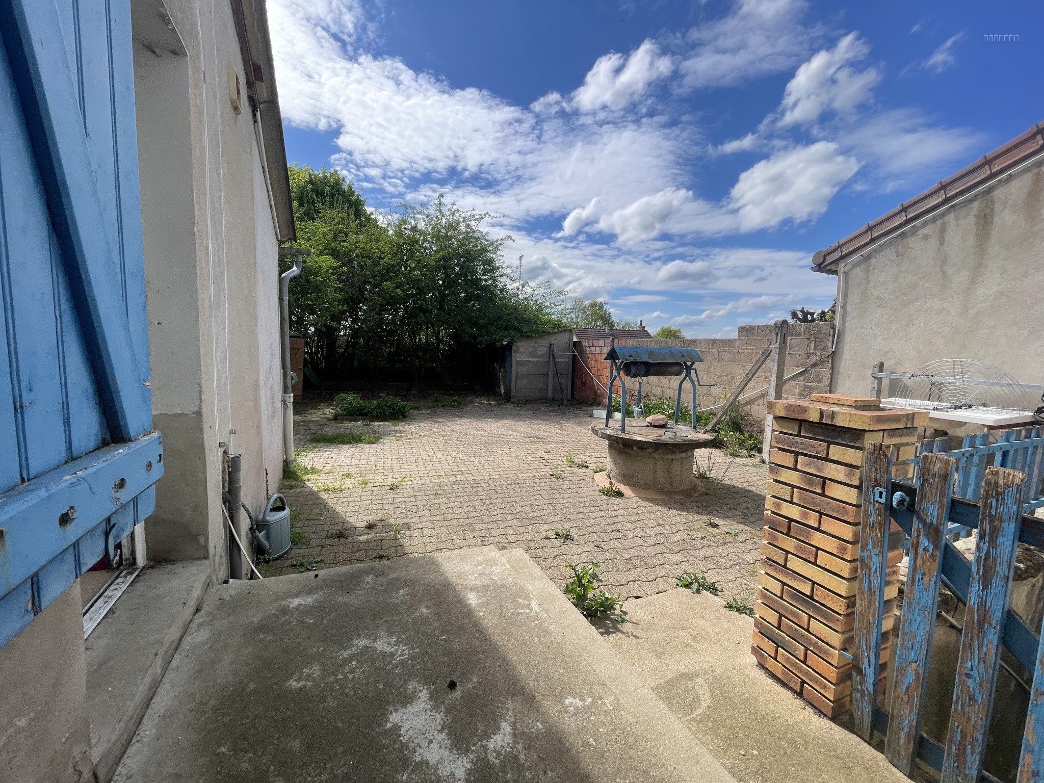 COQUETTE MAISON DE VILLAGE DE 128 M2 AVEC COUR INTERIEURE 290 M2 — photo 3