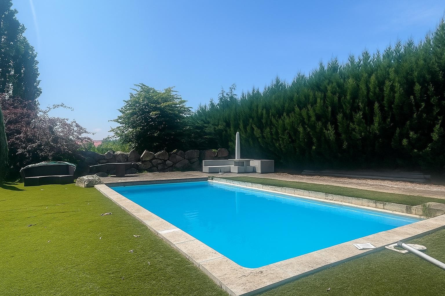 VILLA STYLE SAVOYARD 170 M2 VUE EXCEPTIONNELLE COTE ROANNAISE AVEC 2700 M2 — photo 6