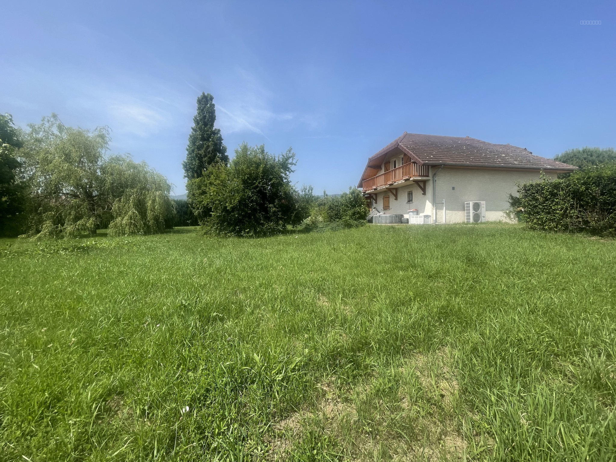VILLA STYLE SAVOYARD 170 M2 VUE EXCEPTIONNELLE COTE ROANNAISE AVEC 2700 M2 — photo 5