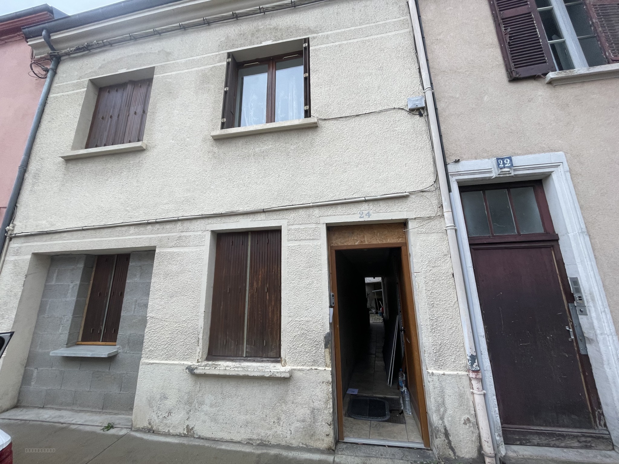 ROANNE - ENSEMBLE IMMOBILIER COMPRENANT T1 T2 ET MAISON INDEPENDANTE — photo 2