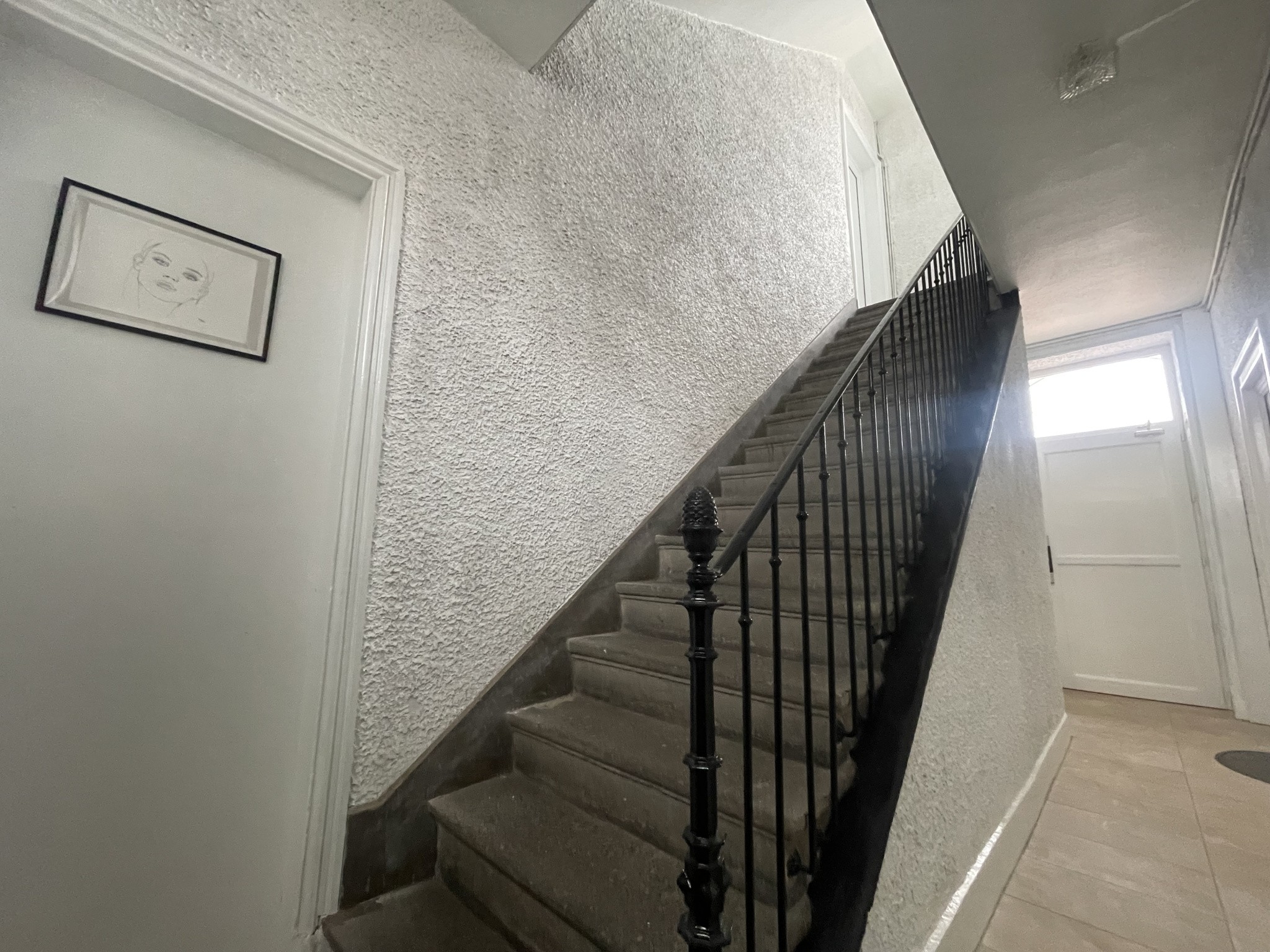 INVESTISSEMENT IMMEUBLE AVEC 6 APPARTEMENTS ET UN FONDS DE COMMERCE — photo 2