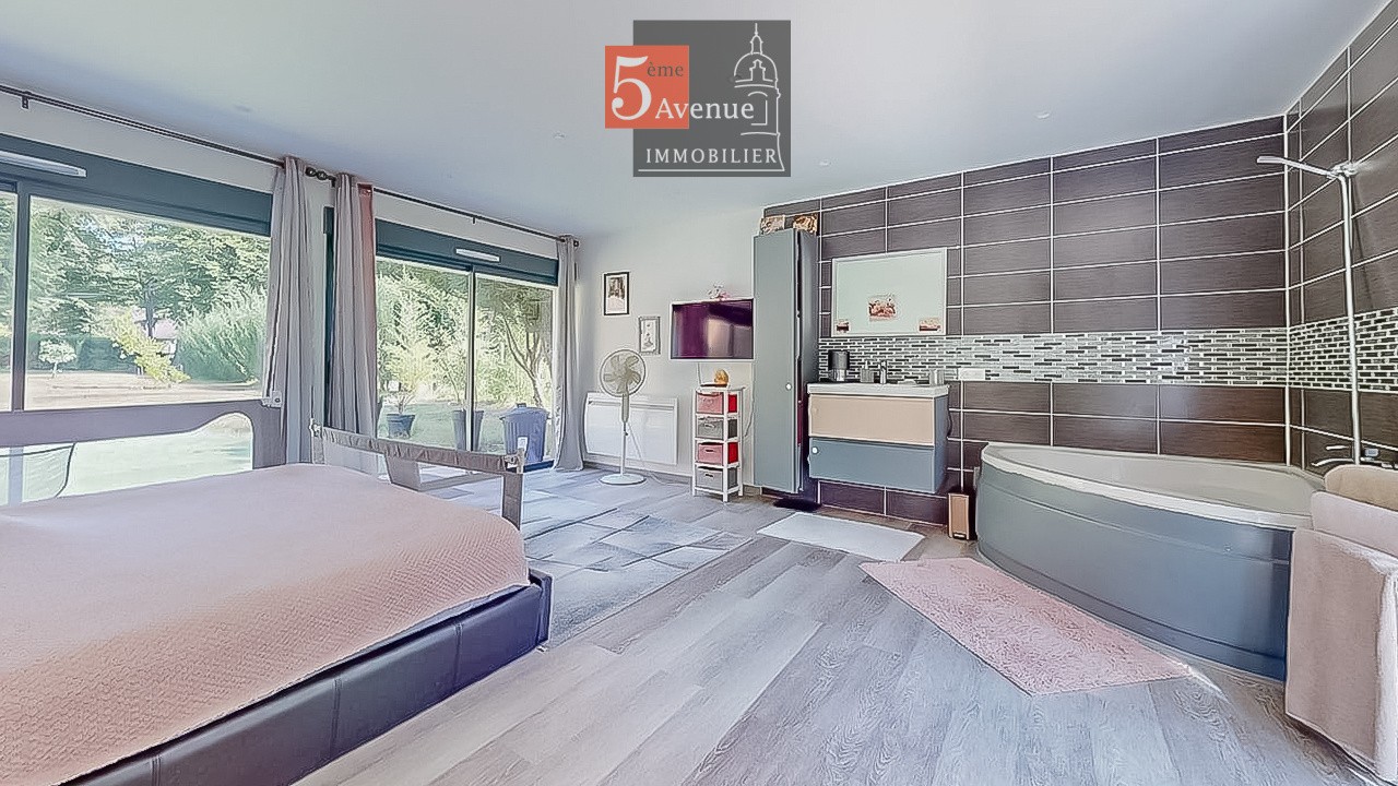 Maison entièrement rénovée à vendre à Lamorlaye le Lys de 260m2 — photo 9