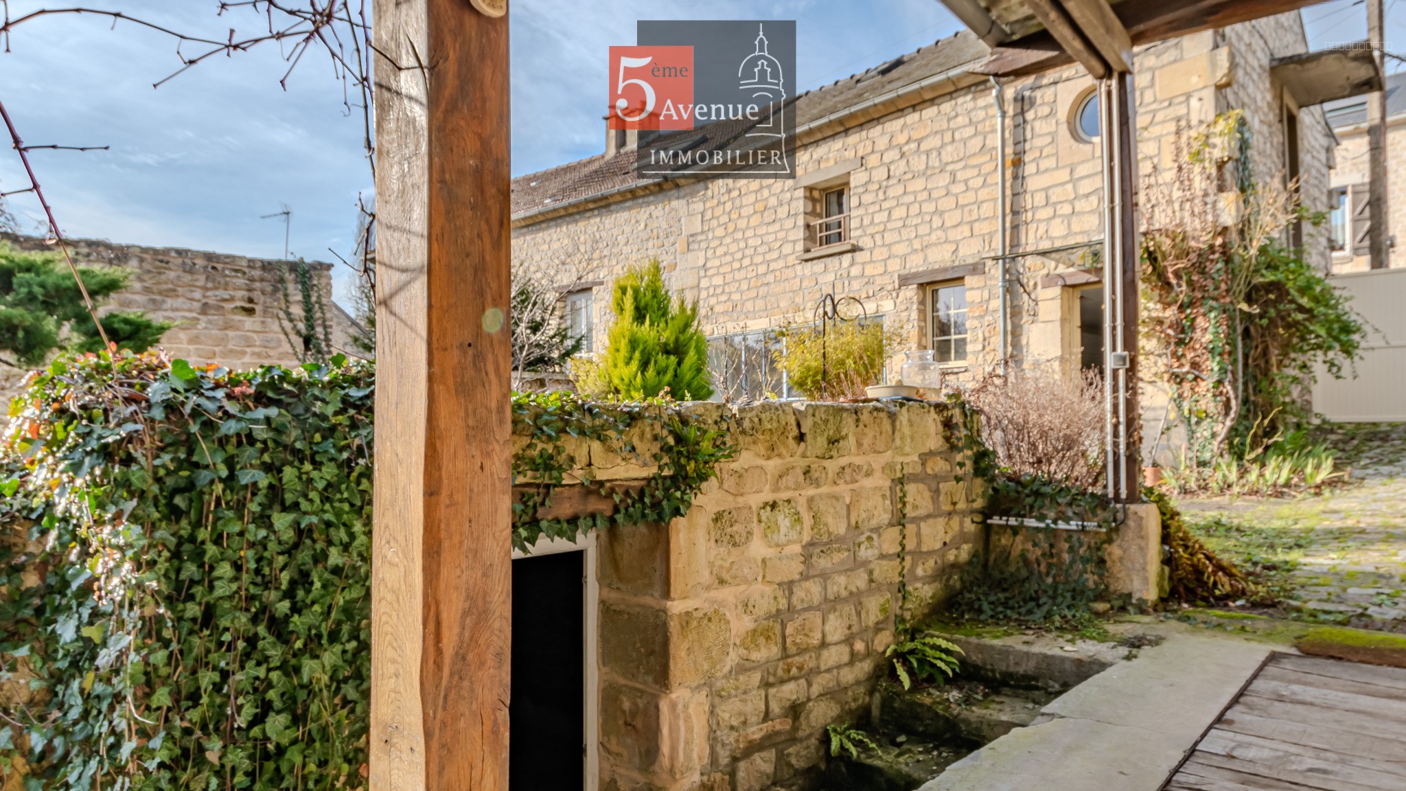 Maison ancienne en pierres de la  fin du XIXème avec jardin à vendre à gouvieux — photo 3
