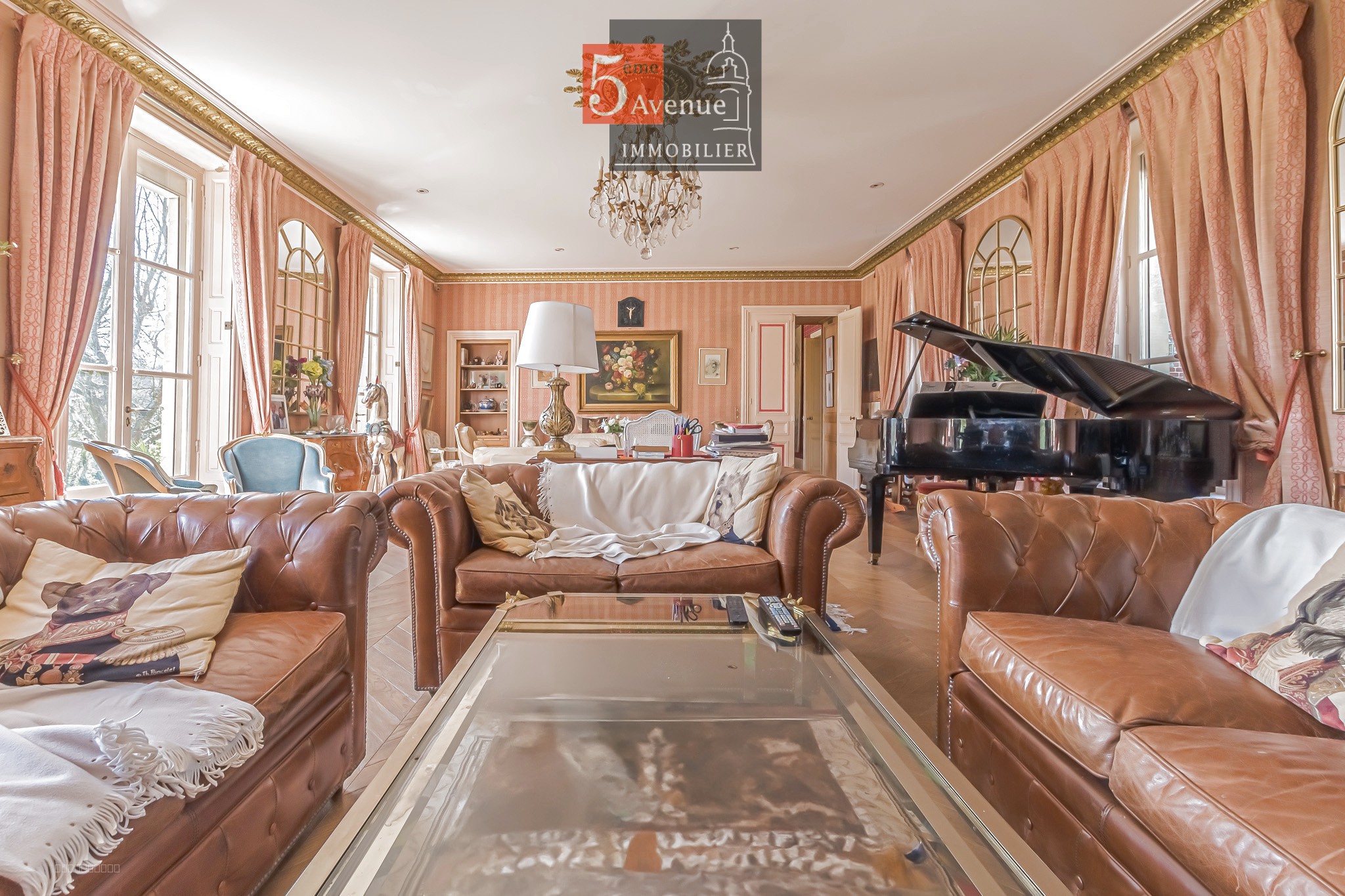 Château avec Parc de 19 000m2, Tennis, Chapelle et Maisons de Gardien — photo 8