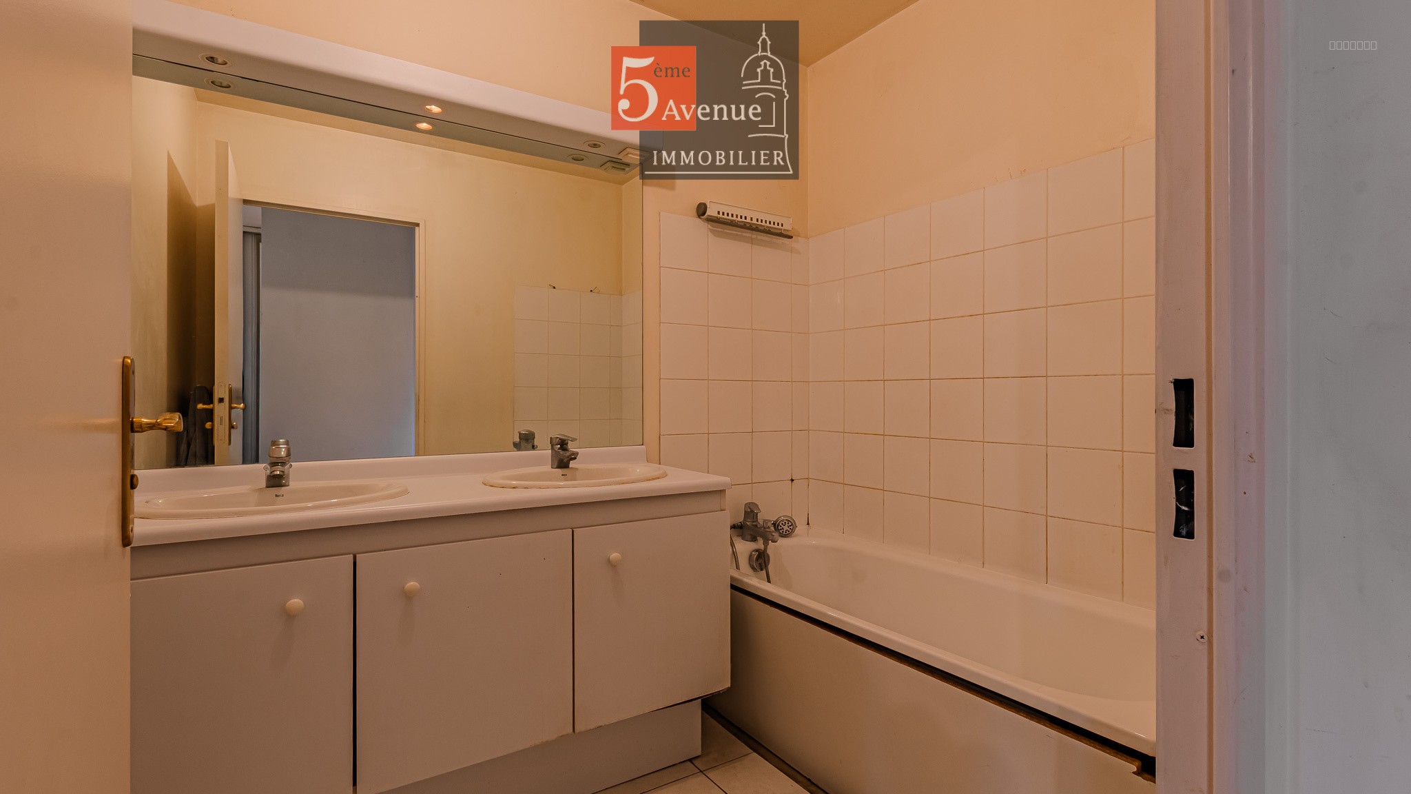 Appartement 2 pièces 54 m2 avec parking et cave à Lamorlaye en centre ville — photo 3