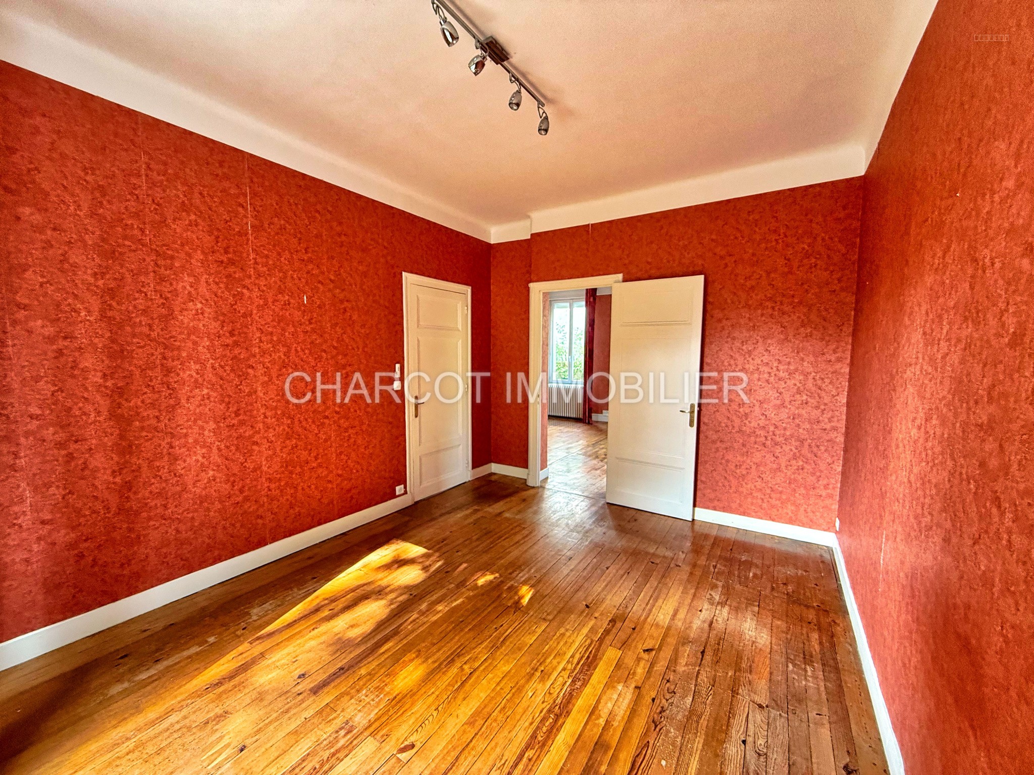 MAISON A VENDRE STE FOY LES LYON limite LYON 5ème avec grand terrain — photo 9