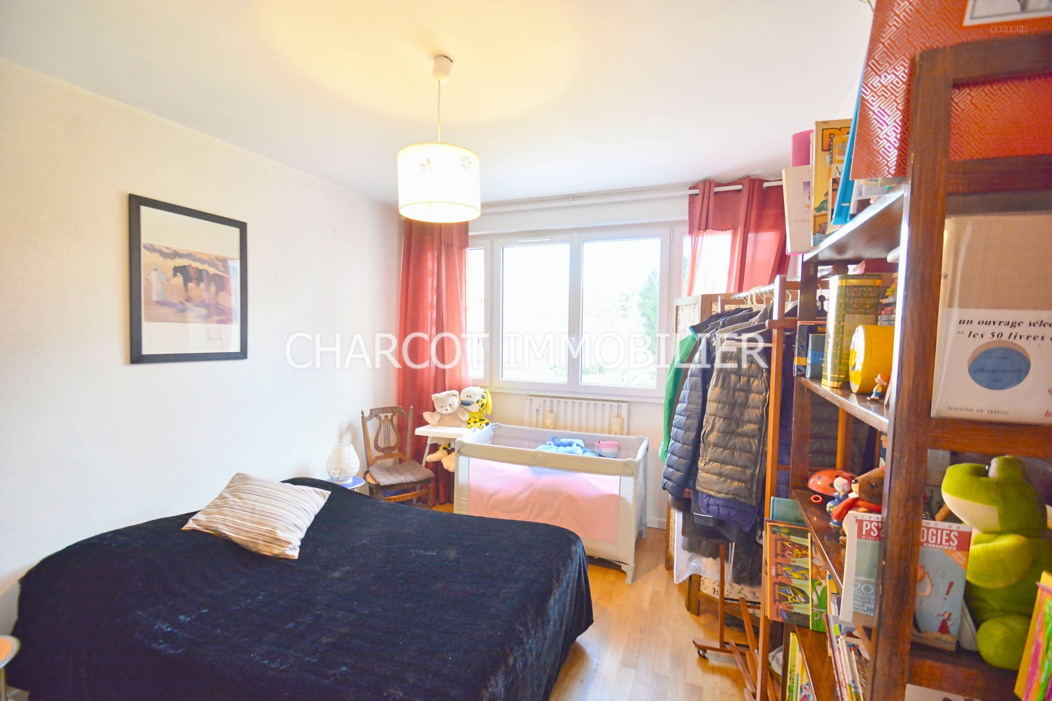 STE FOY LES LYON - APPARTEMENT  5 PIÈCES + CAVE (poss PARKING PRIVATIF et GARAGE en sus du prix) — photo 9