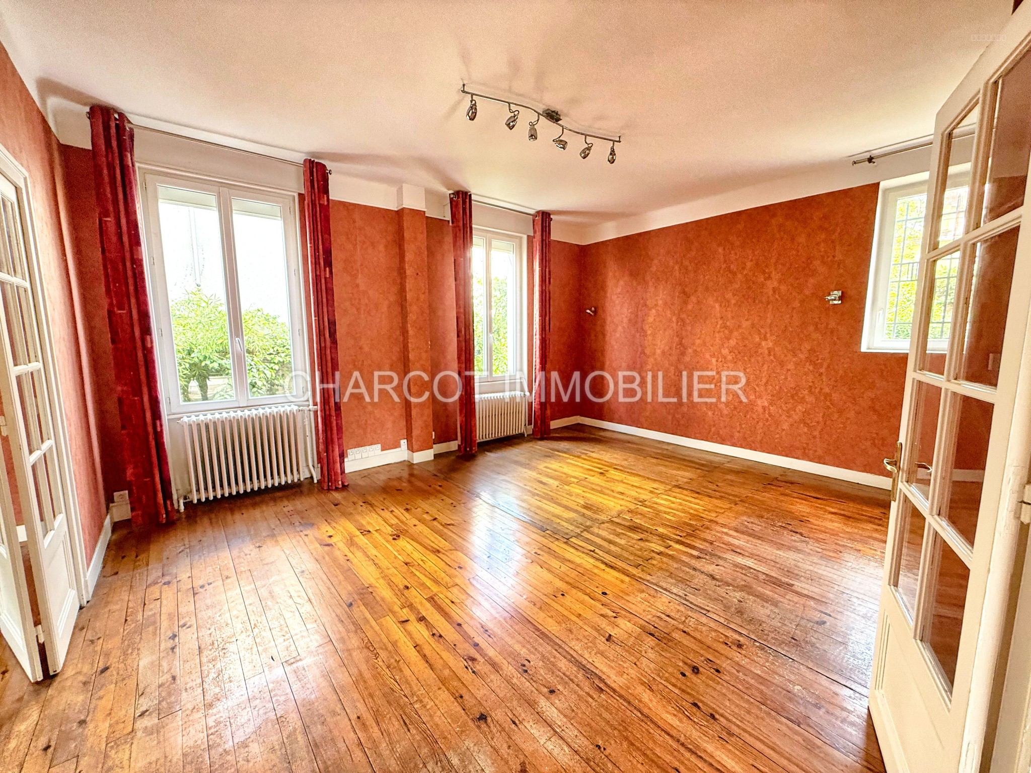 MAISON A VENDRE STE FOY LES LYON limite LYON 5ème avec grand terrain — photo 5