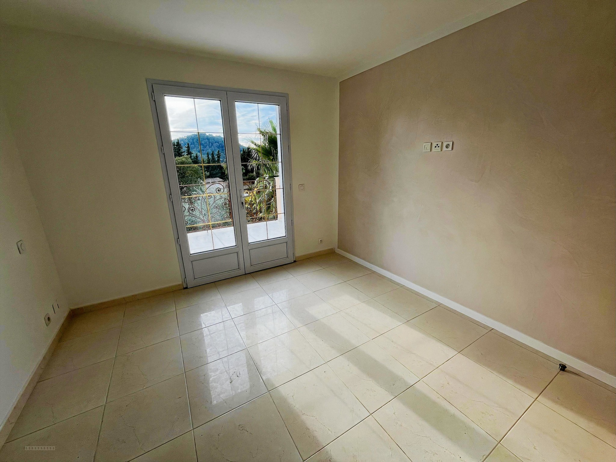 A VENDRE - LA MOTTE -VILLA 150 M2 - GRAND JARDIN ARBORE  -TERRAIN  PISCINABLE — photo 10