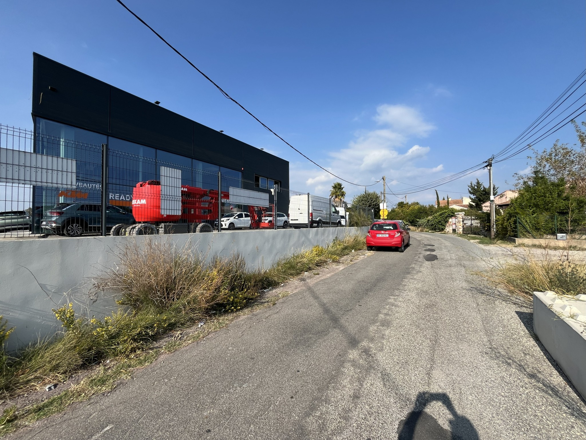 Terrain de 1097 m2 avec maison existante - Zone d'activité Puget sur Argens — photo 2