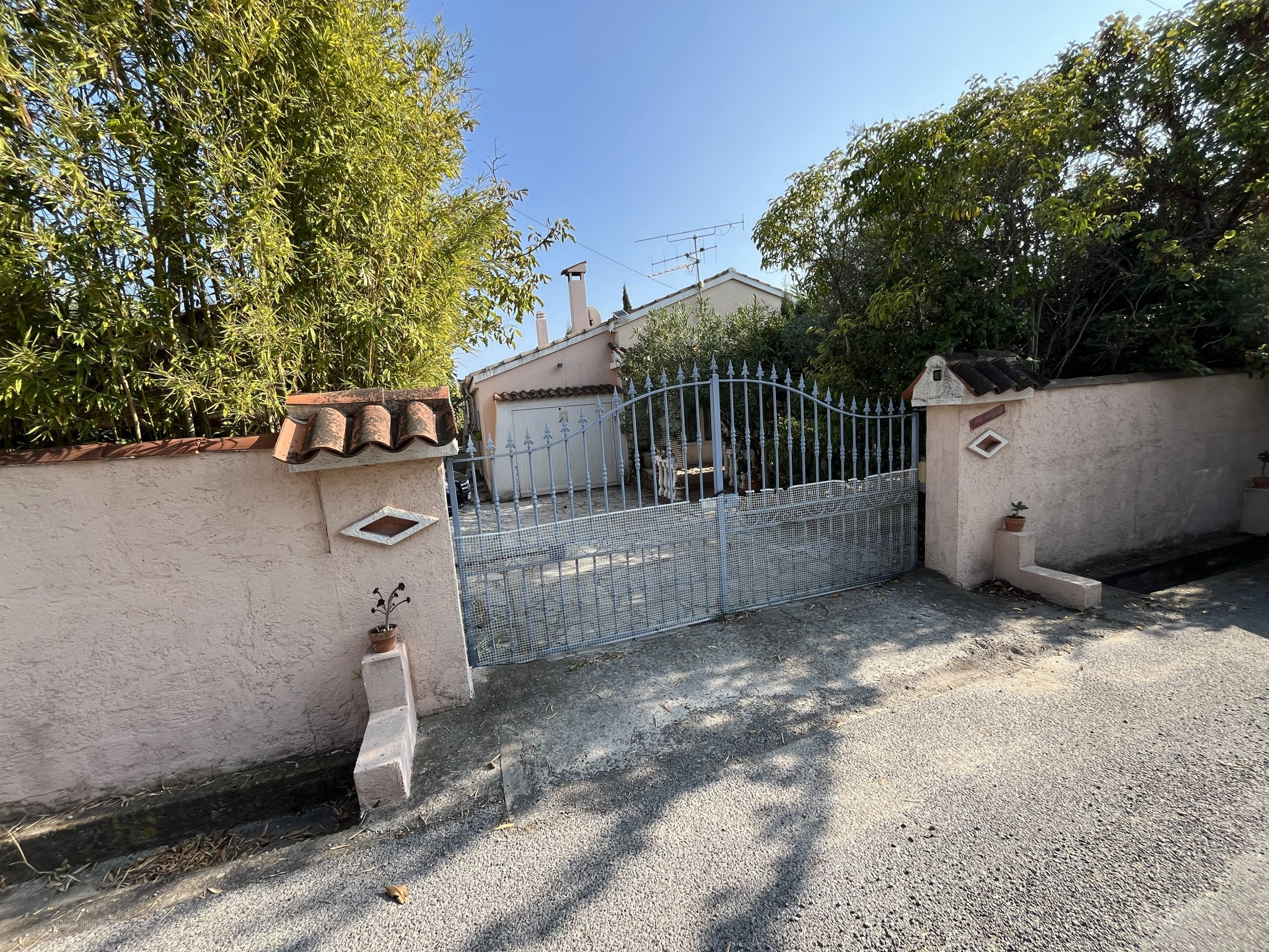 Terrain de 1097 m2 avec maison existante - Zone d'activité Puget sur Argens — photo 6