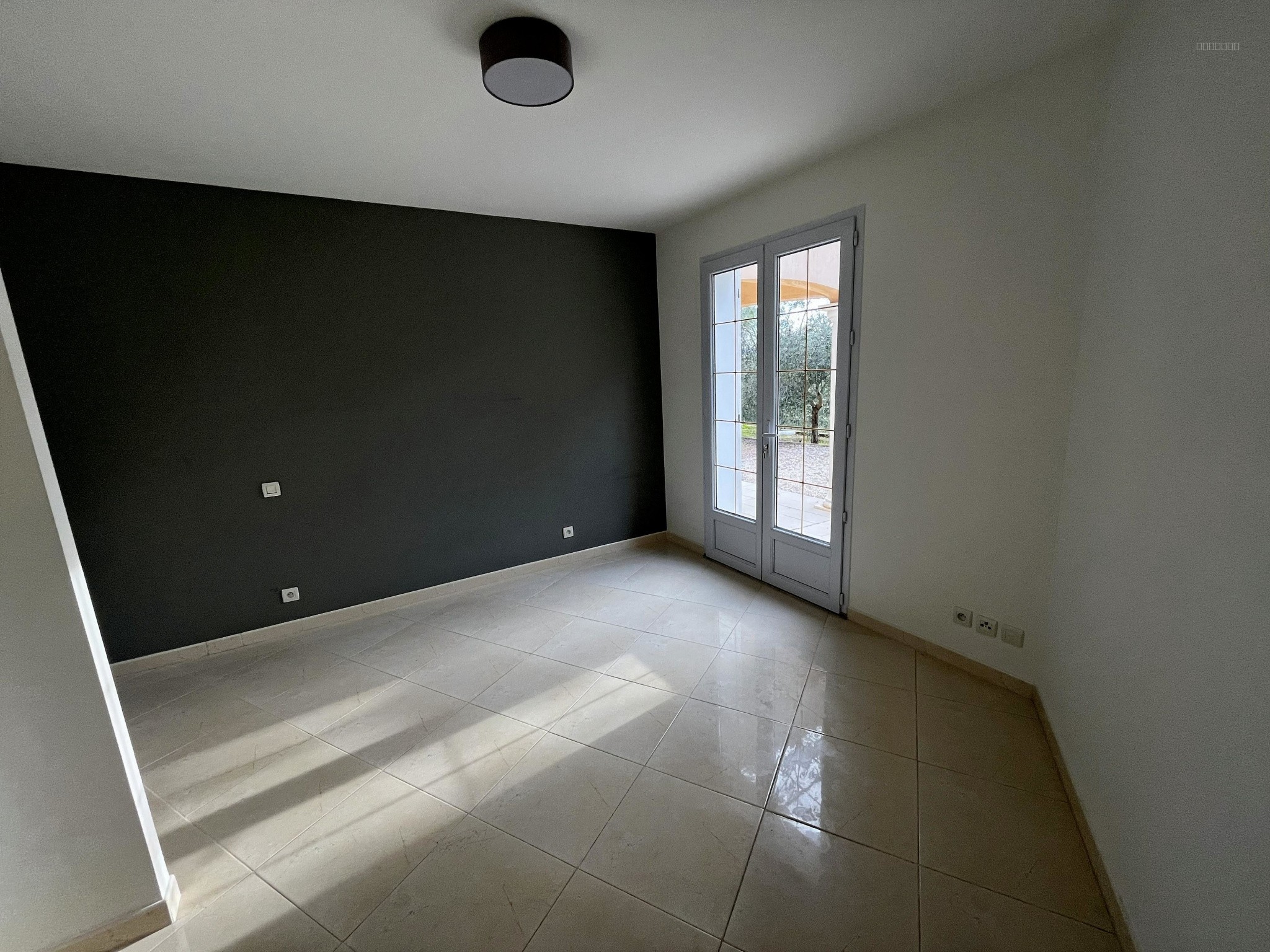 A VENDRE - LA MOTTE -VILLA 150 M2 - GRAND JARDIN ARBORE  -TERRAIN  PISCINABLE — photo 9