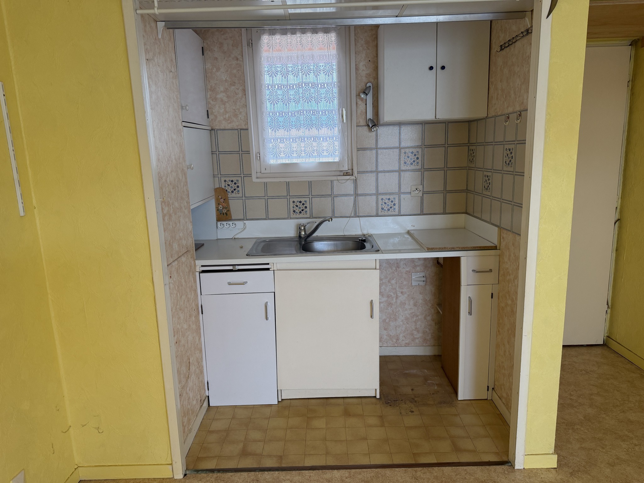 A VENDRE - SAINT-AYGULF- 2 PIECES - TERRASSE - VUE MER - GARAGE — photo 4