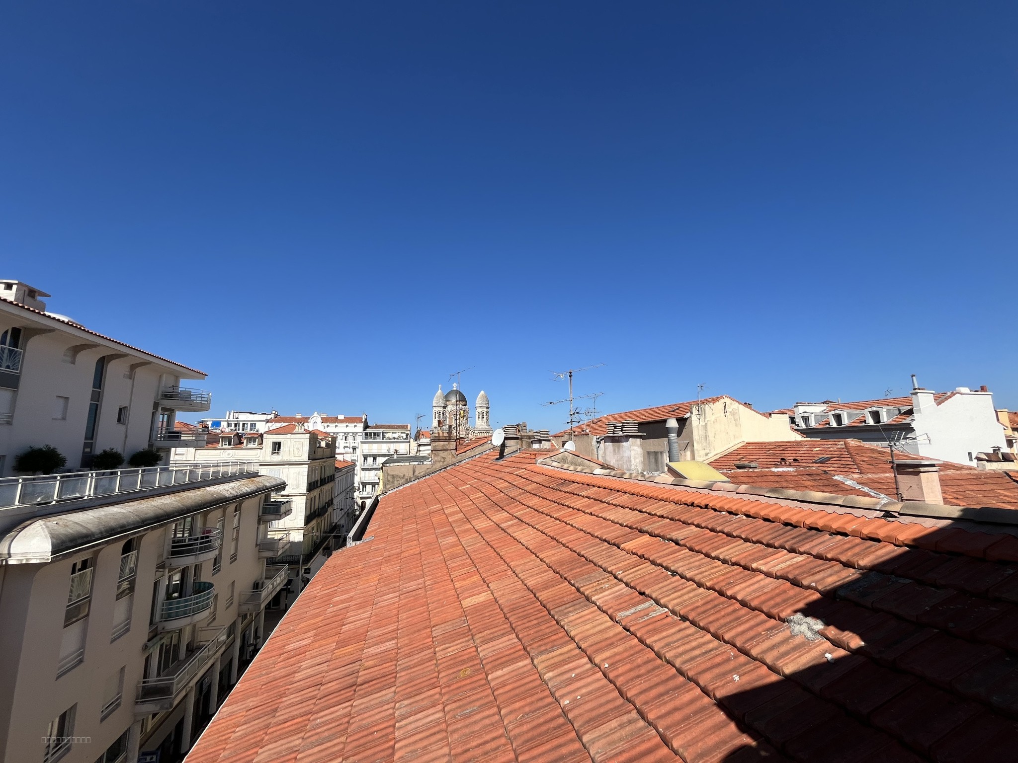 A VENDRE - ST RAPHAEL TRIANGLE D'OR -  3 PIECES -DERNIER ETAGE - TERRASSE — photo 6