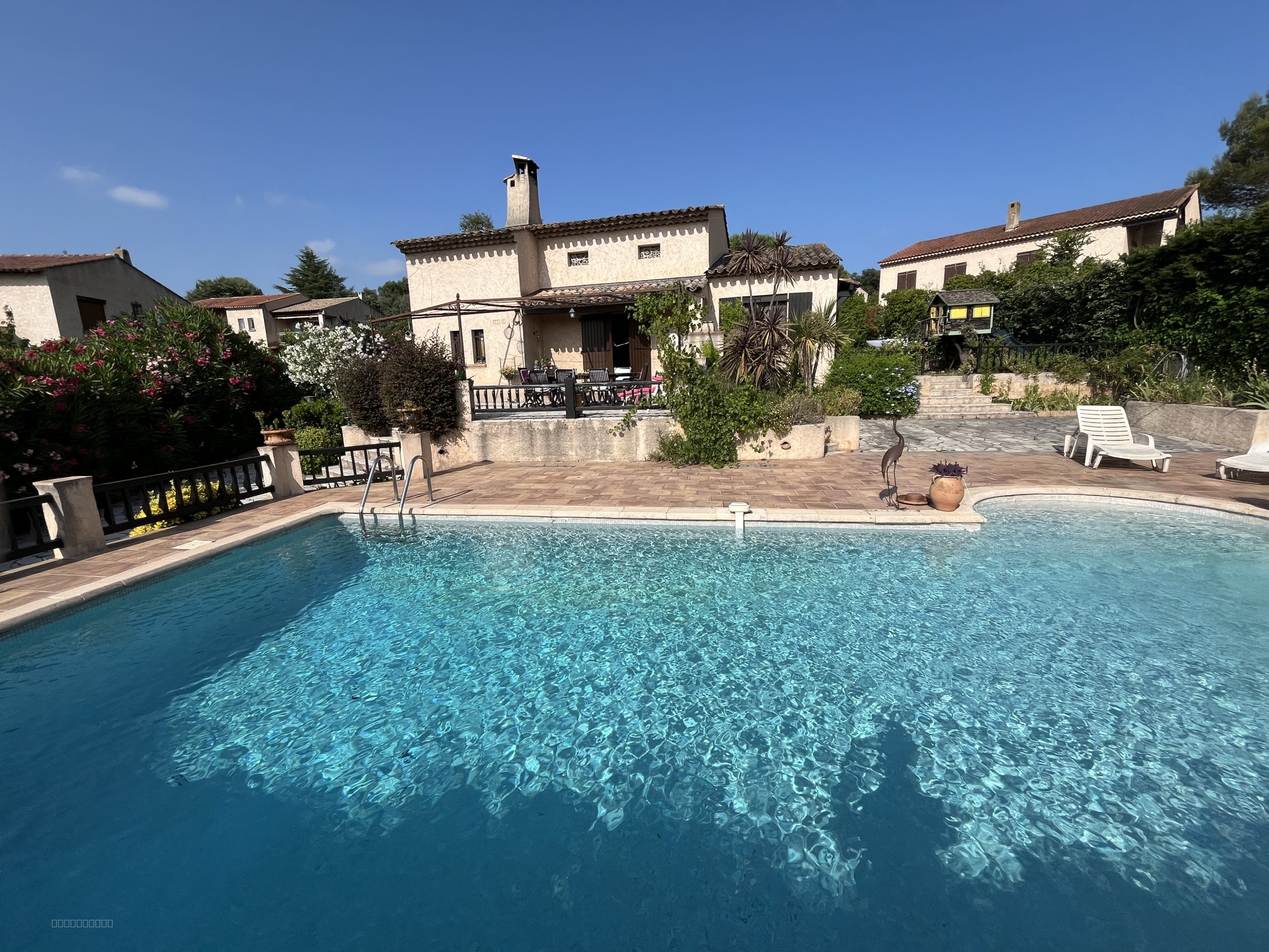 A VENDRE - FREJUS - STE BRIGITTE - VILLA AVEC PISCINE — photo 2