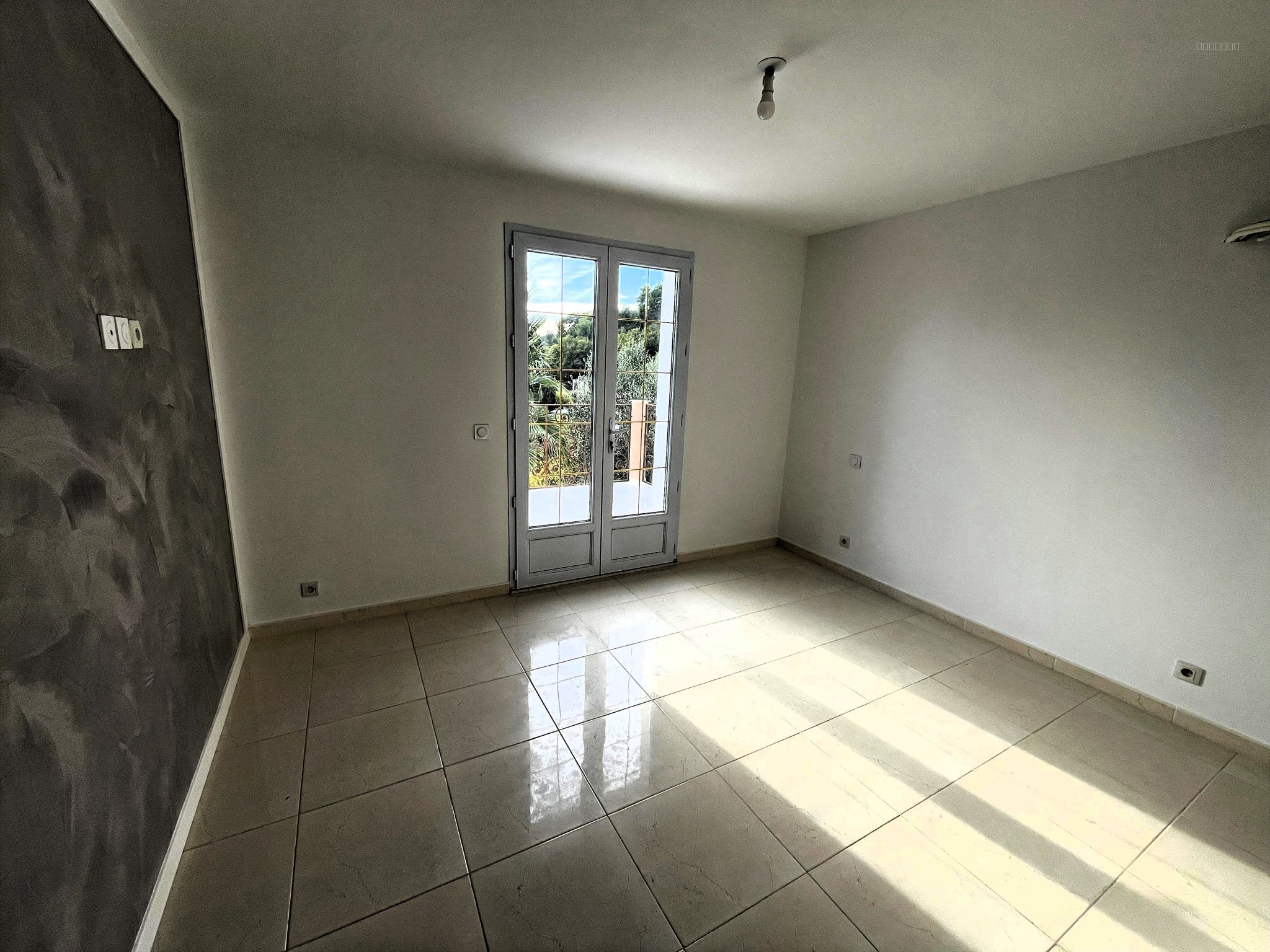 A VENDRE - LA MOTTE -VILLA 150 M2 - GRAND JARDIN ARBORE  -TERRAIN  PISCINABLE — photo 11