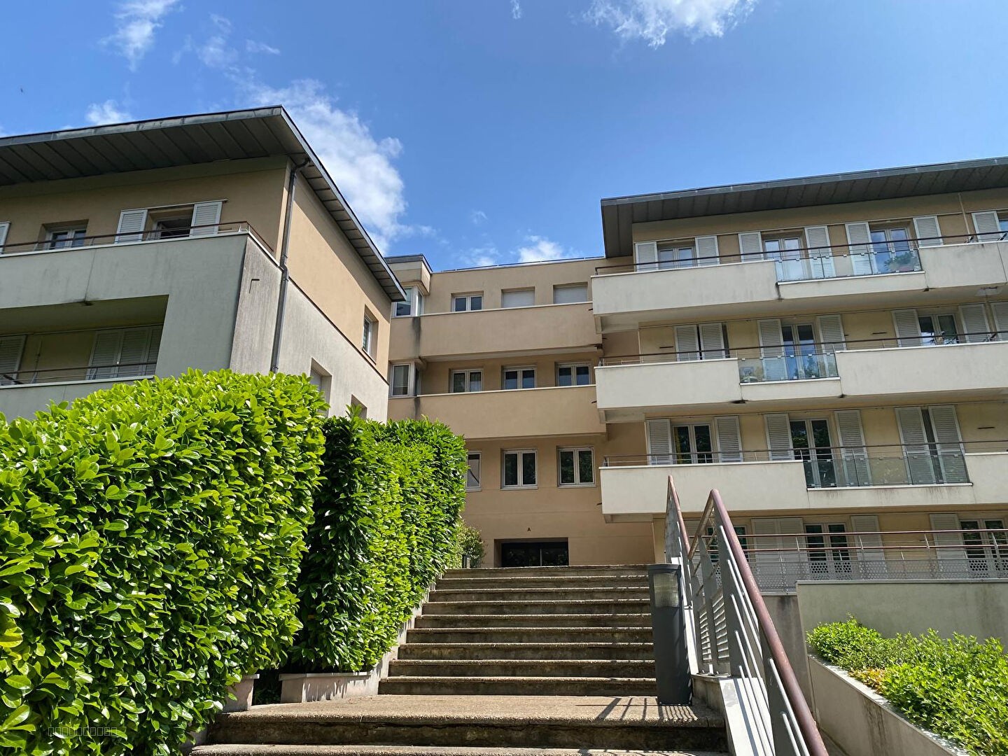 LE PORT-MARLY - Apt 3 pièces en duplex avec terrasse, cave et parking. — photo 12