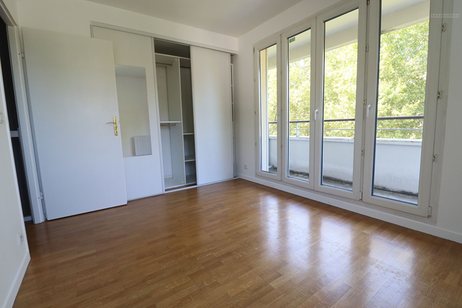 LE PORT-MARLY - Apt 3 pièces en duplex avec terrasse, cave et parking. — photo 5