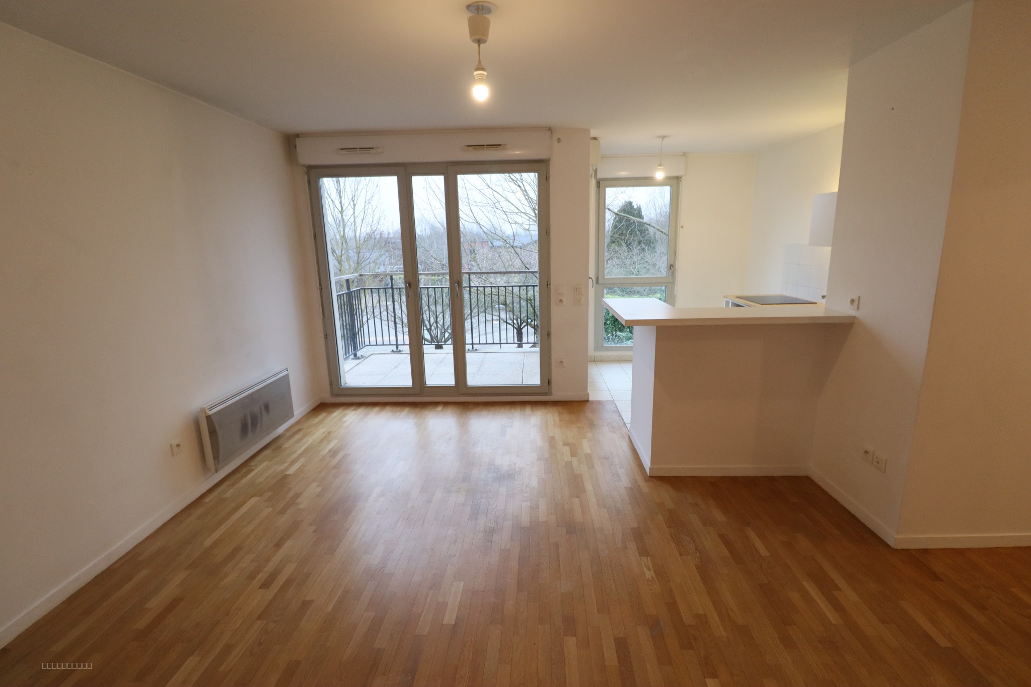 LE PORT-MARLY - Appartement 3 pièces de 60m2 avec balcon + 2 places de parking privatives. — photo 2