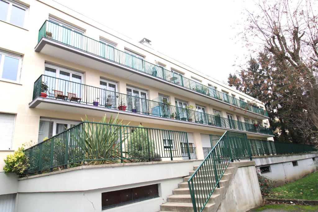 Appartement Le Port Marly 2 pièce(s) 45 m2 - Cave et Parking privatif — photo 3