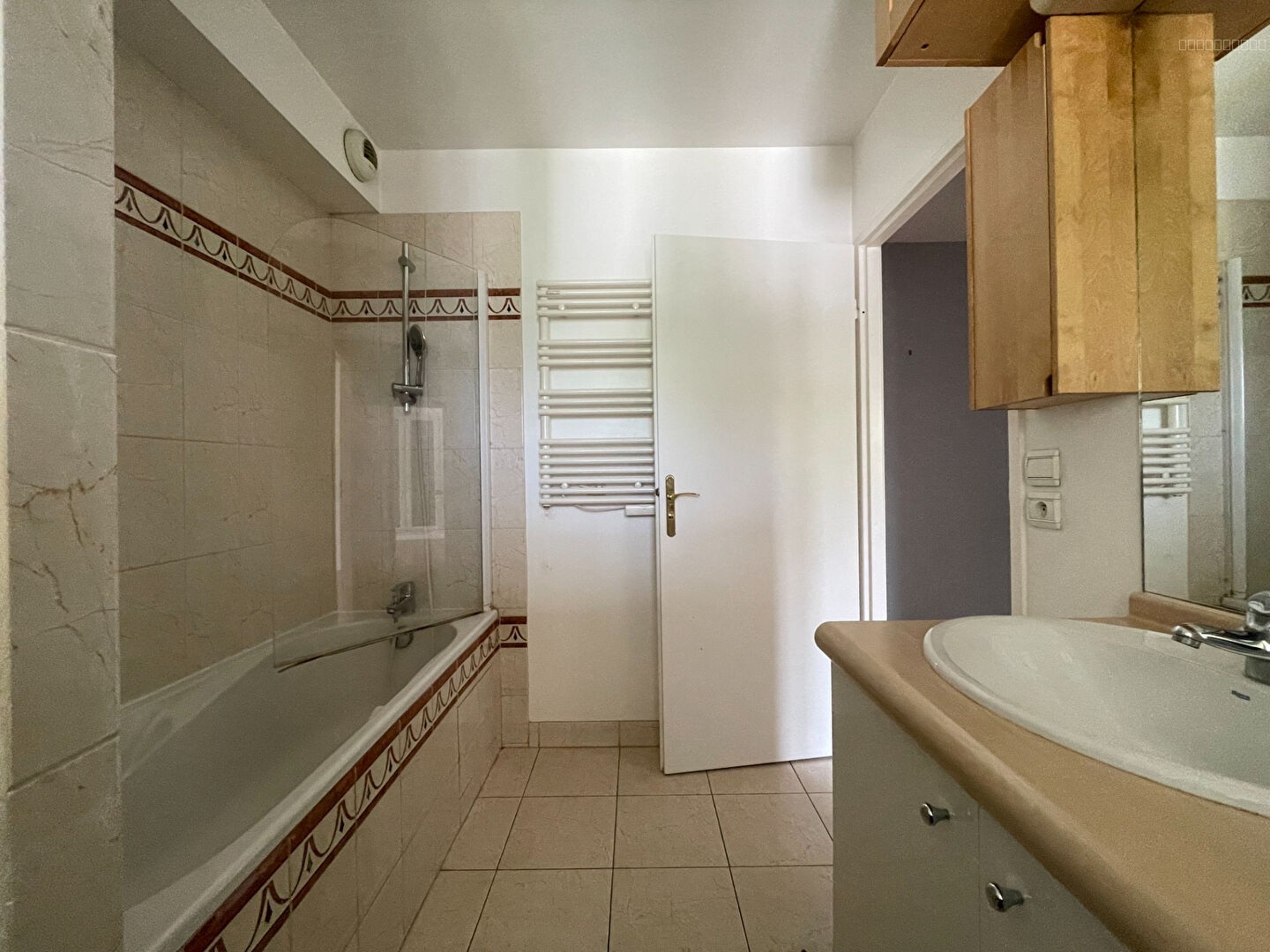 LE PORT-MARLY - Apt 3 pièces en duplex avec terrasse, cave et parking. — photo 7