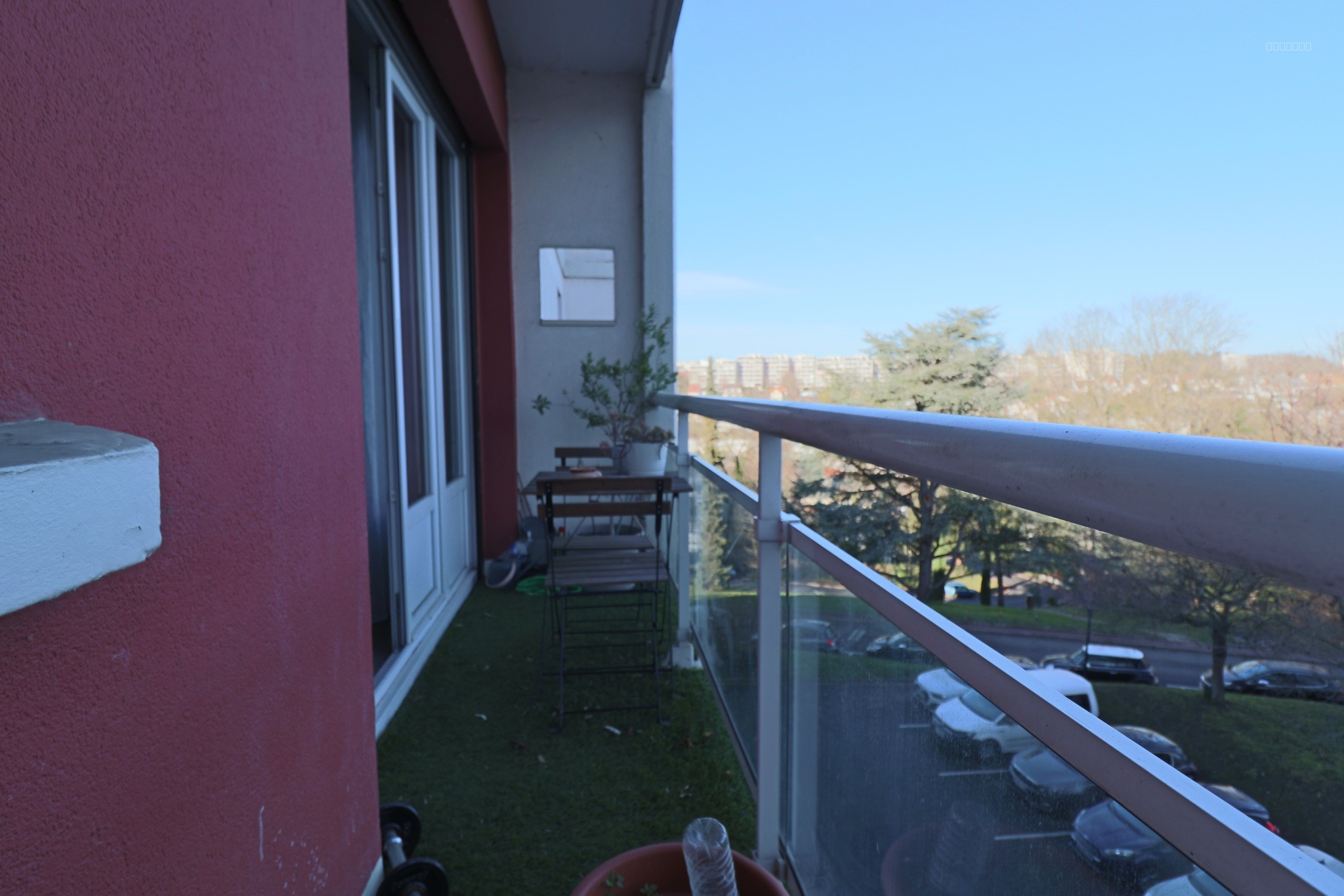 LE PORT-MARLY - Apt 4 pièces de 77m2 - 2 chambres avec placards, balcon et cave. — photo 9
