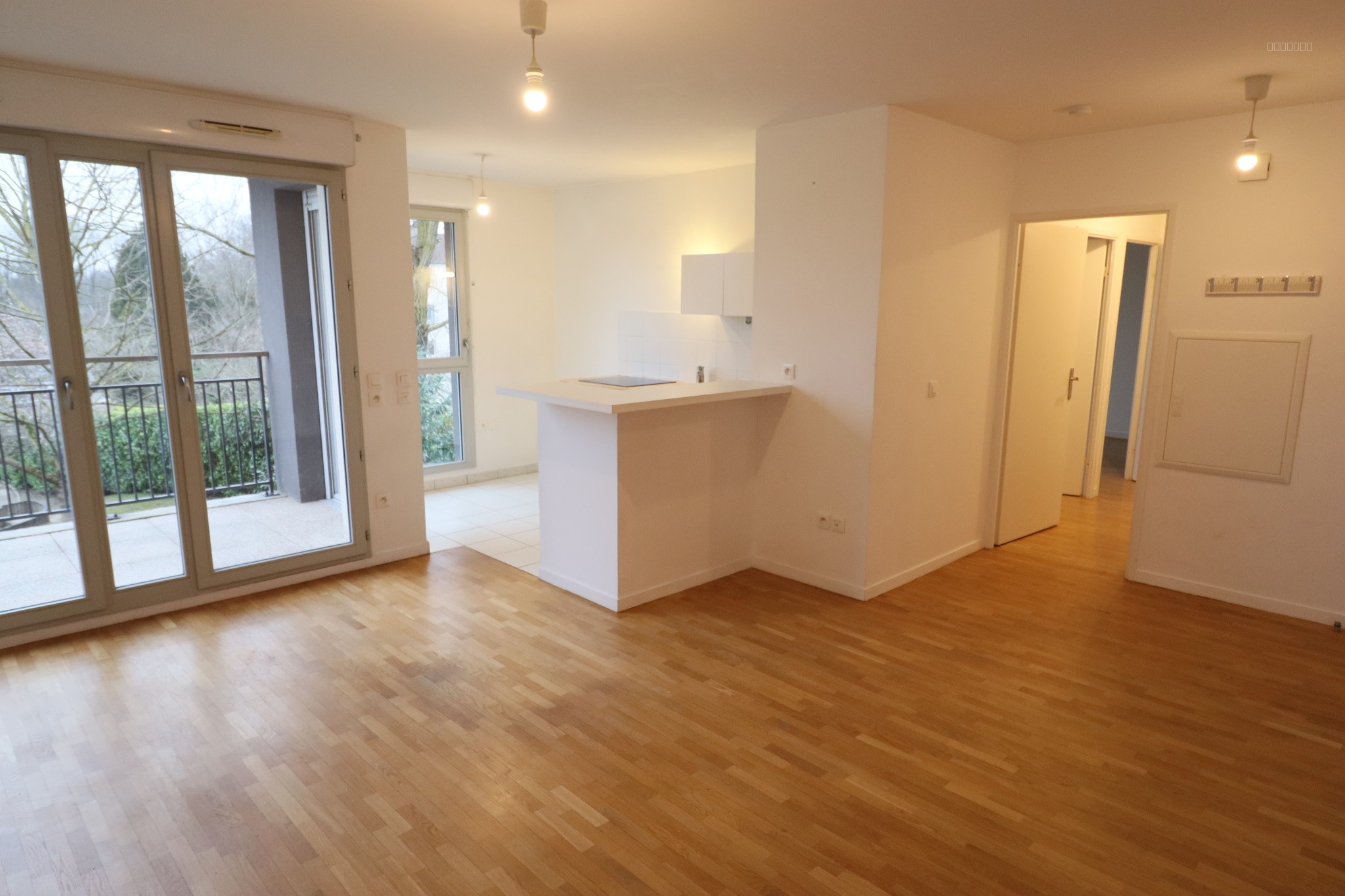 LE PORT-MARLY - Appartement 3 pièces de 60m2 avec balcon + 2 places de parking privatives. — photo 3